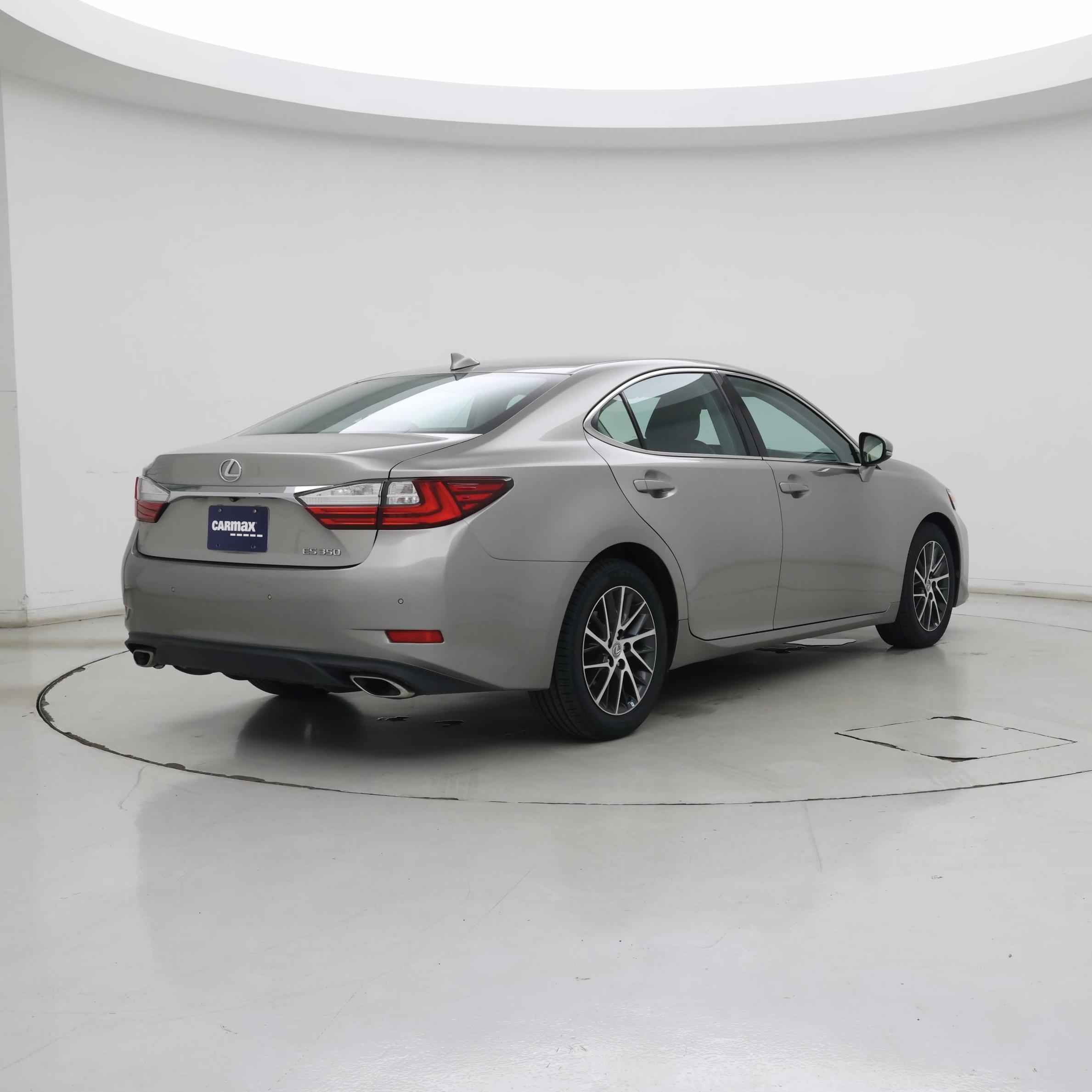 Thumbnail: 2016 Lexus ES - 8