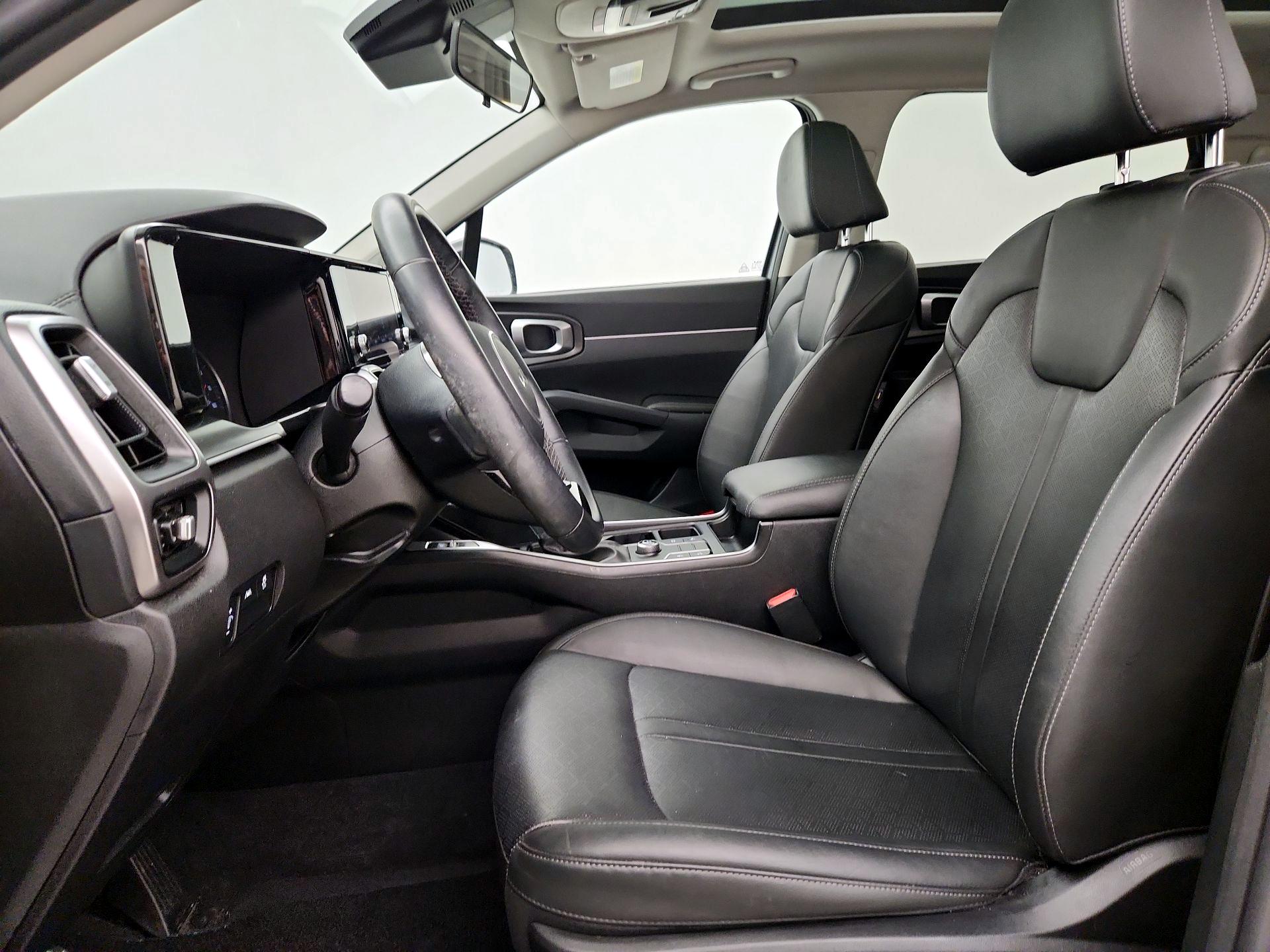 Thumbnail: 2023 Kia Sorento - 11