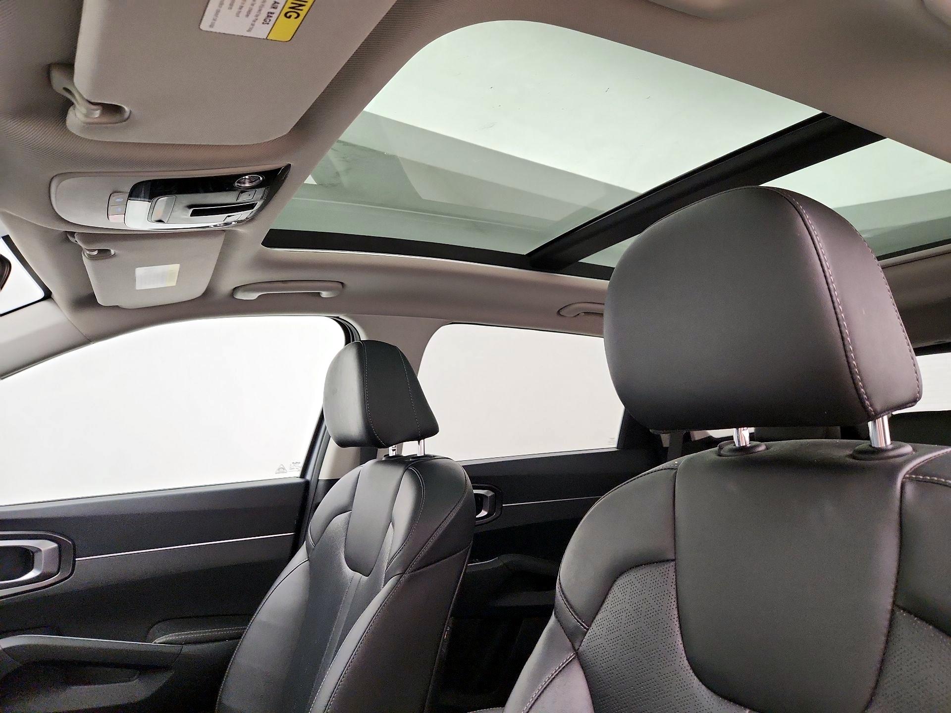 Thumbnail: 2023 Kia Sorento - 20