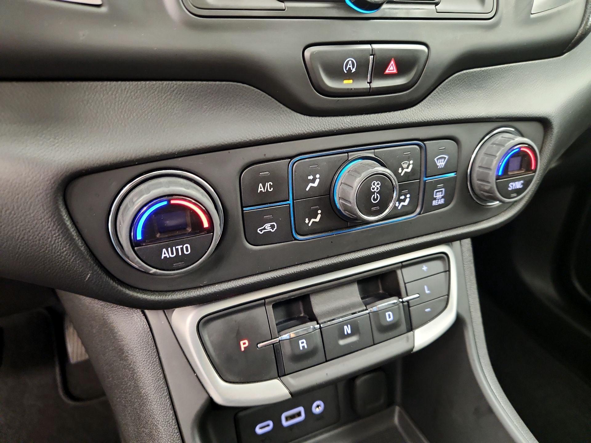 Thumbnail: 2022 GMC Terrain - 16