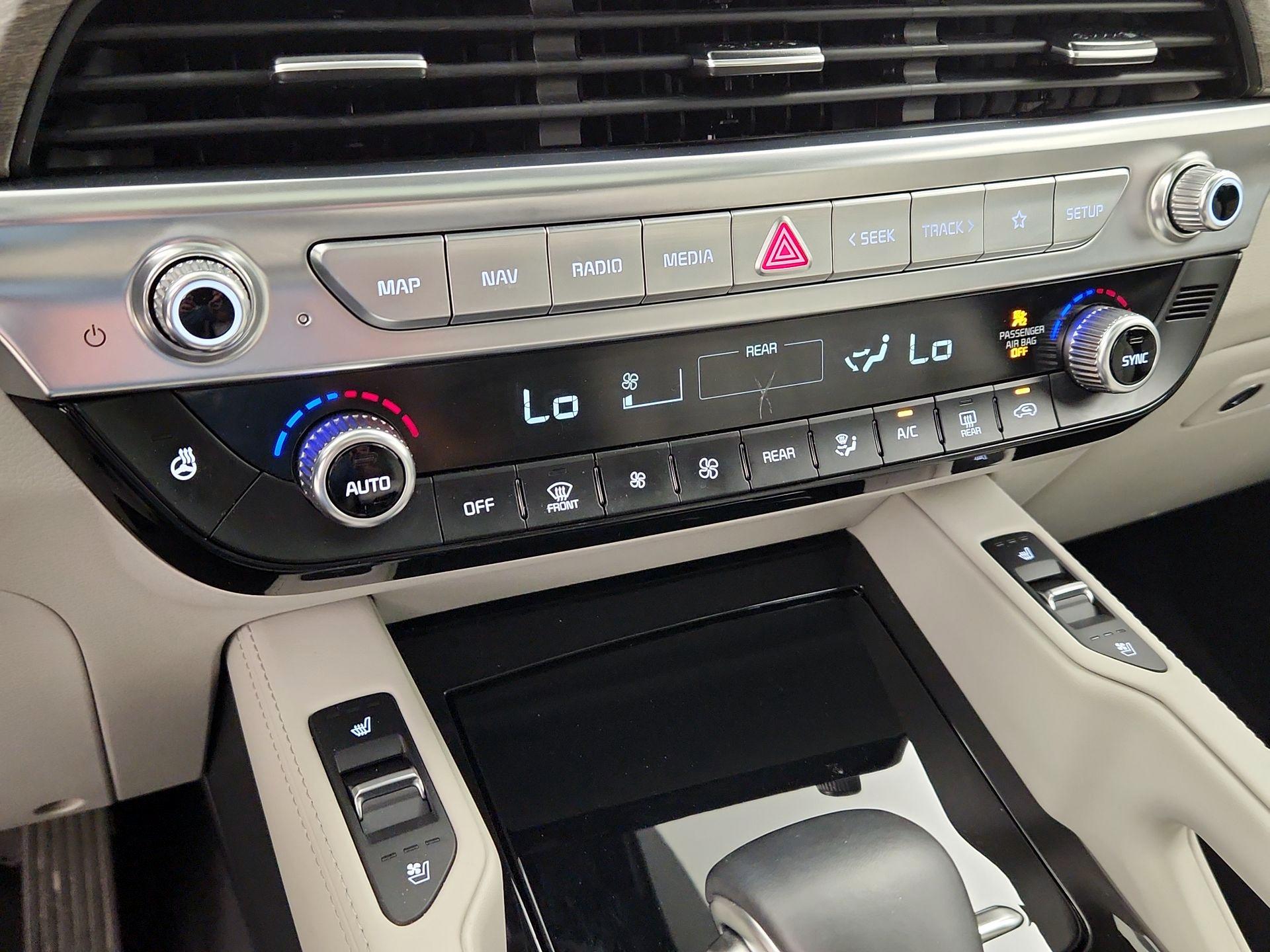Thumbnail: 2021 Kia Telluride - 17