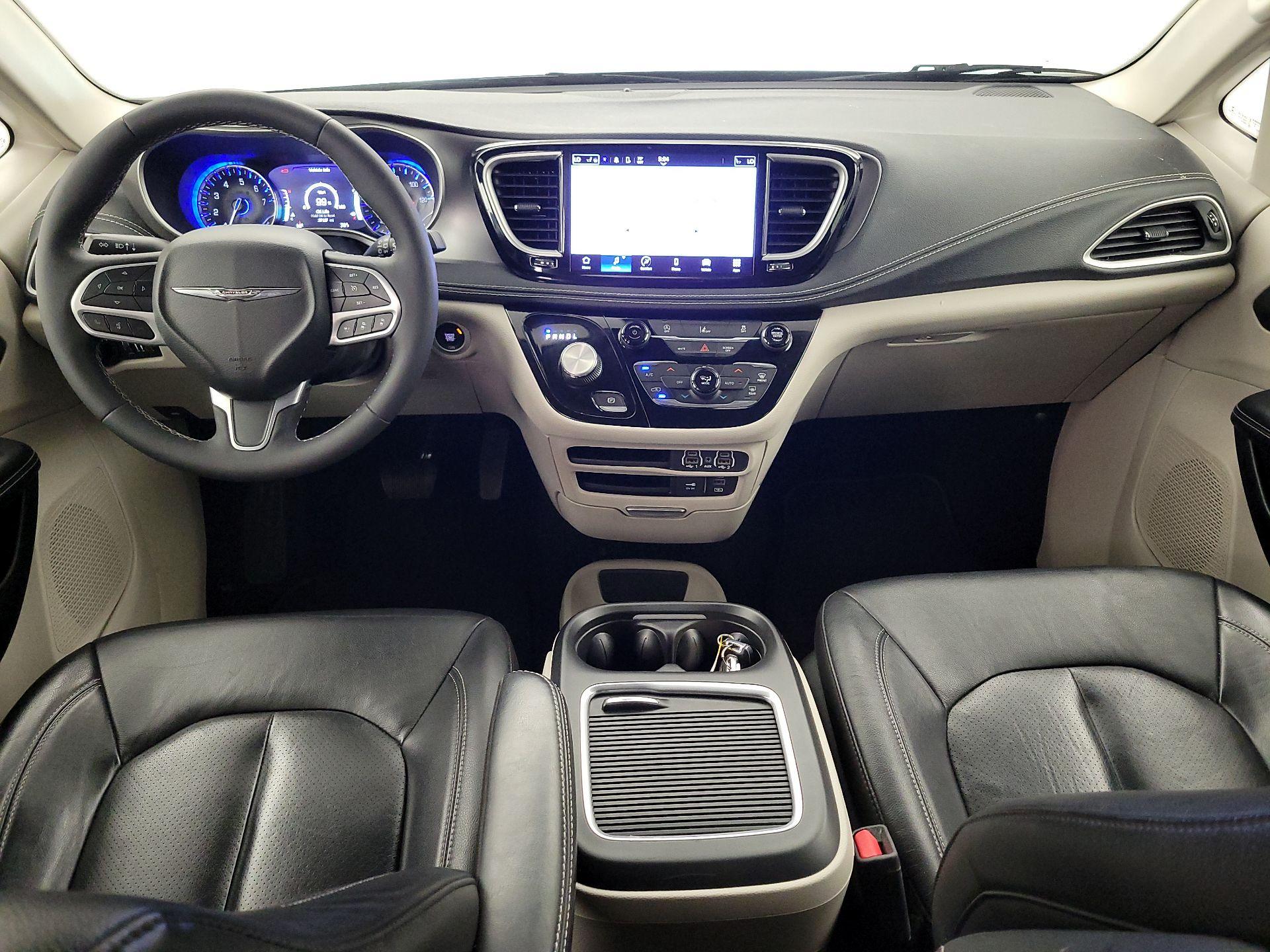 Thumbnail: 2022 Chrysler Pacifica - 9