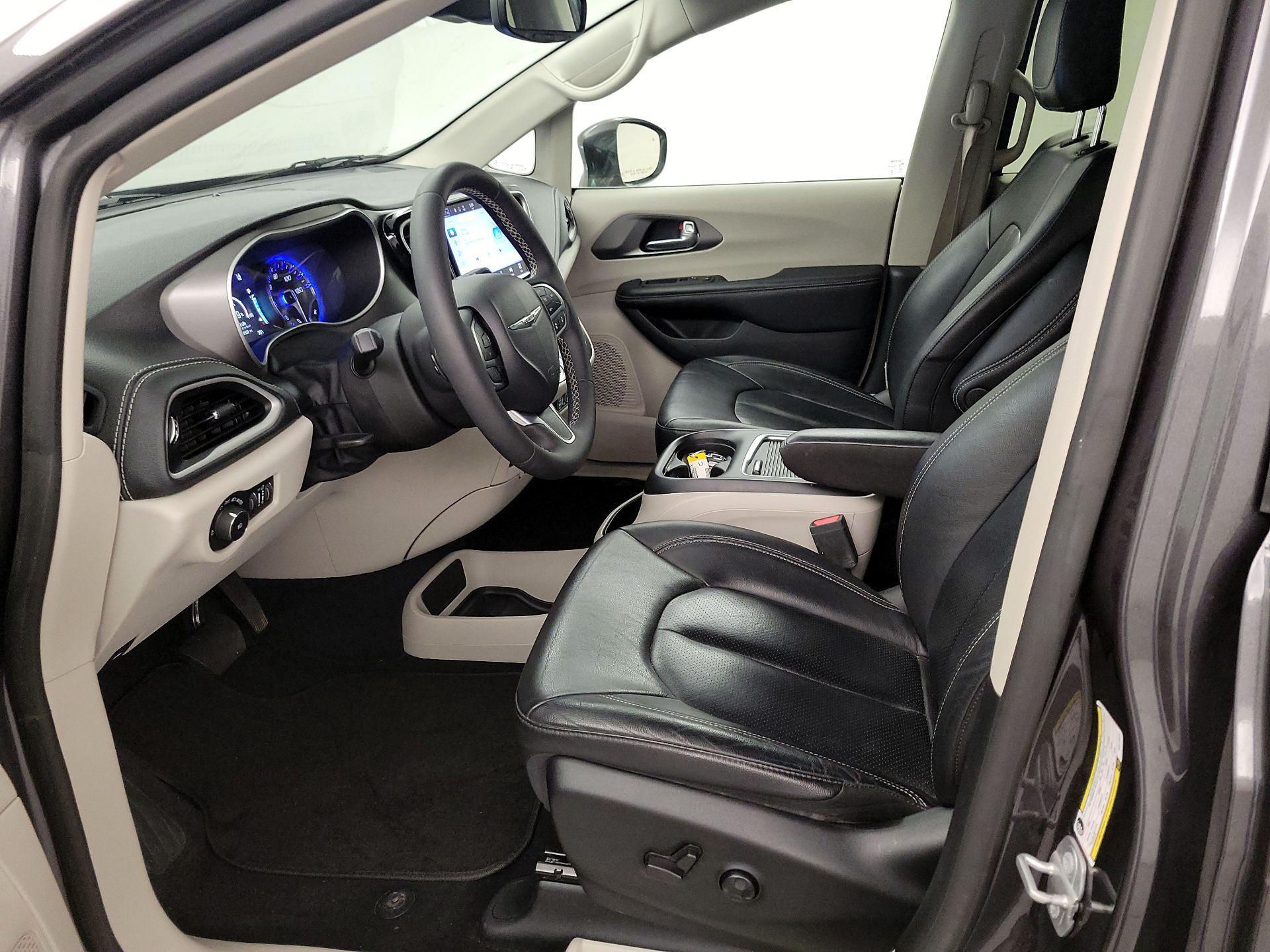 Thumbnail: 2022 Chrysler Pacifica - 11