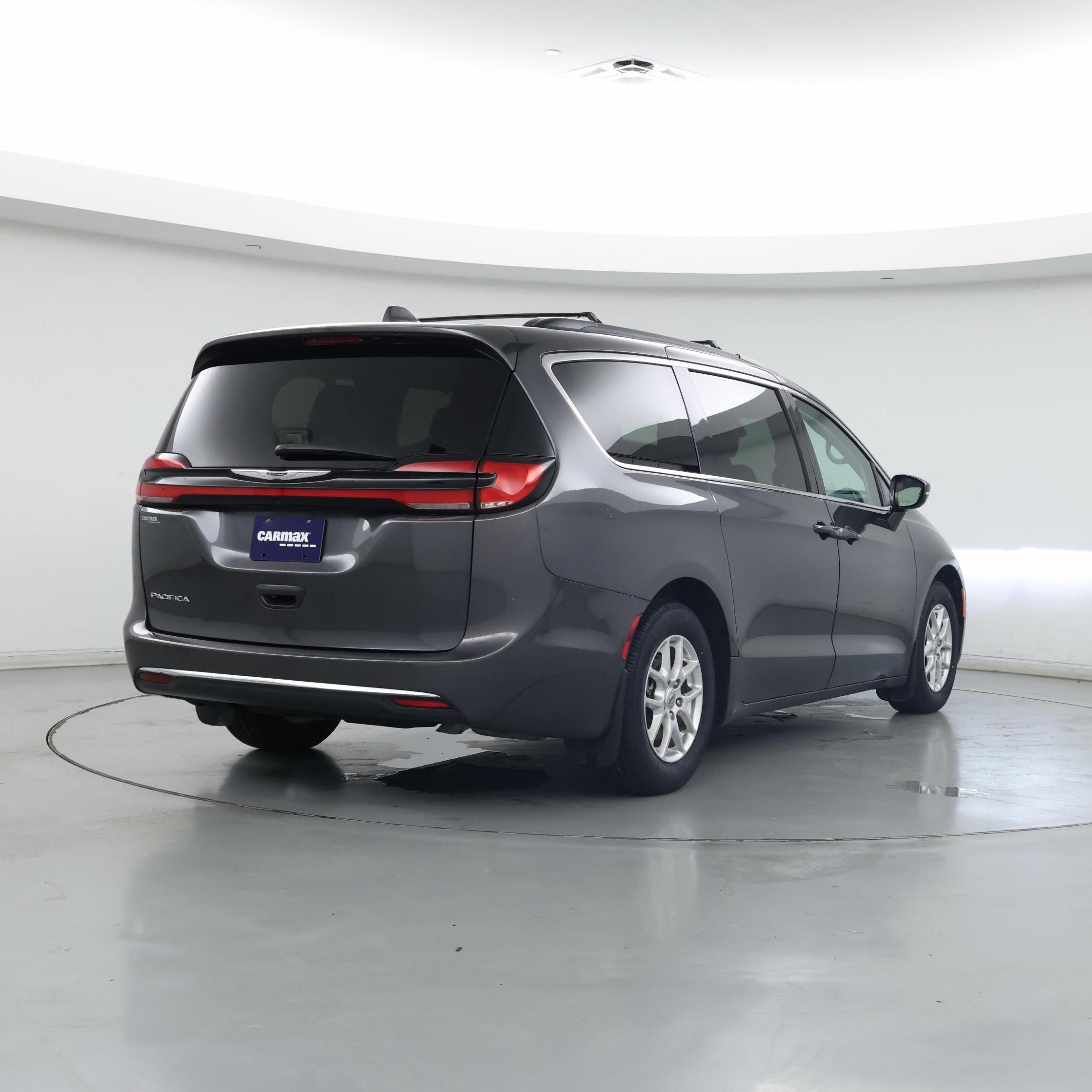 Thumbnail: 2022 Chrysler Pacifica - 8