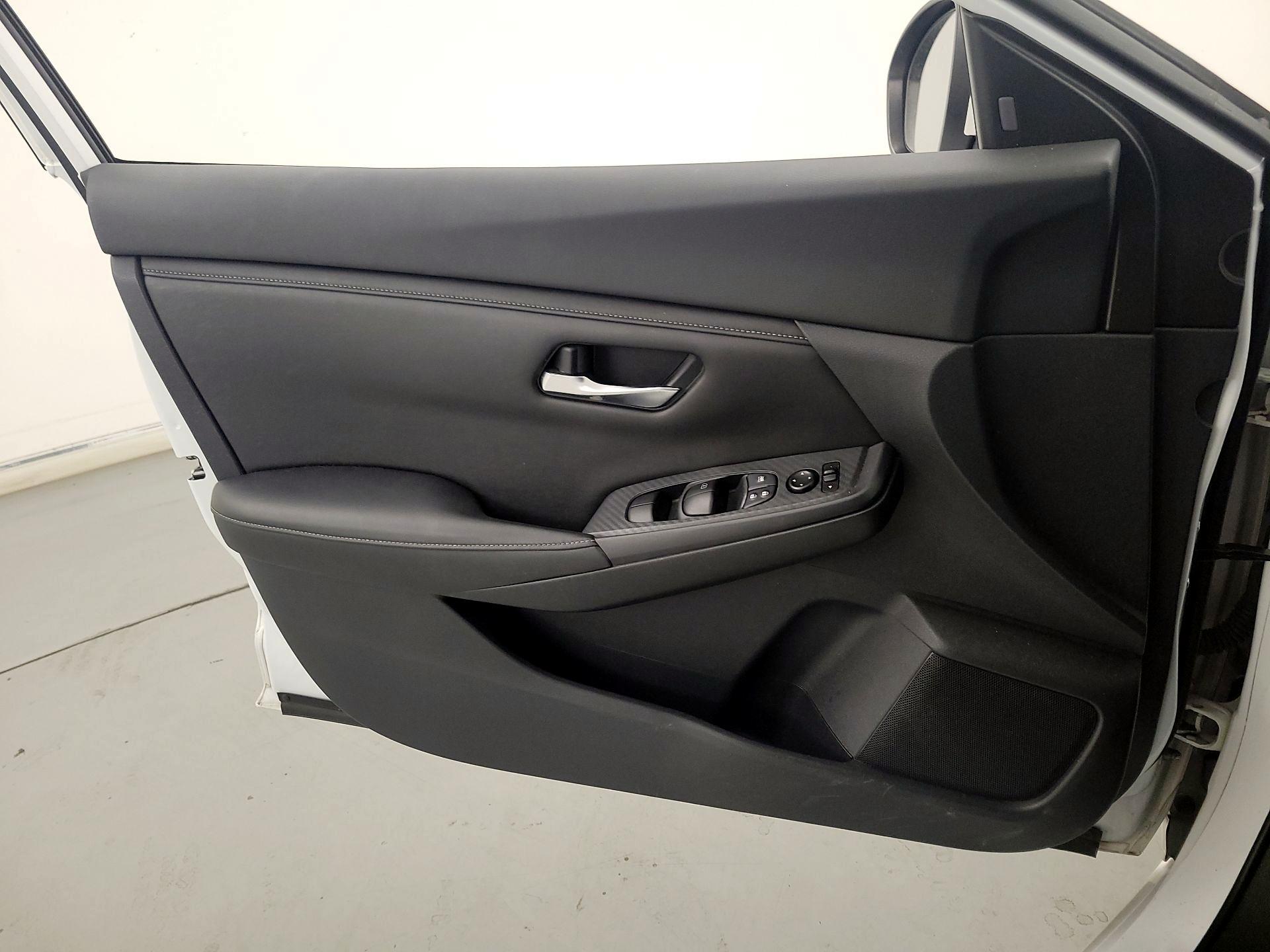 Thumbnail: 2020 Nissan Sentra - 12