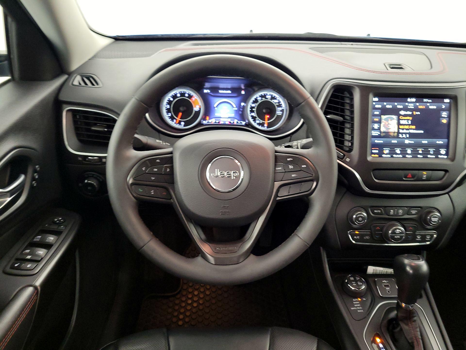 Thumbnail: 2022 Jeep Cherokee - 10