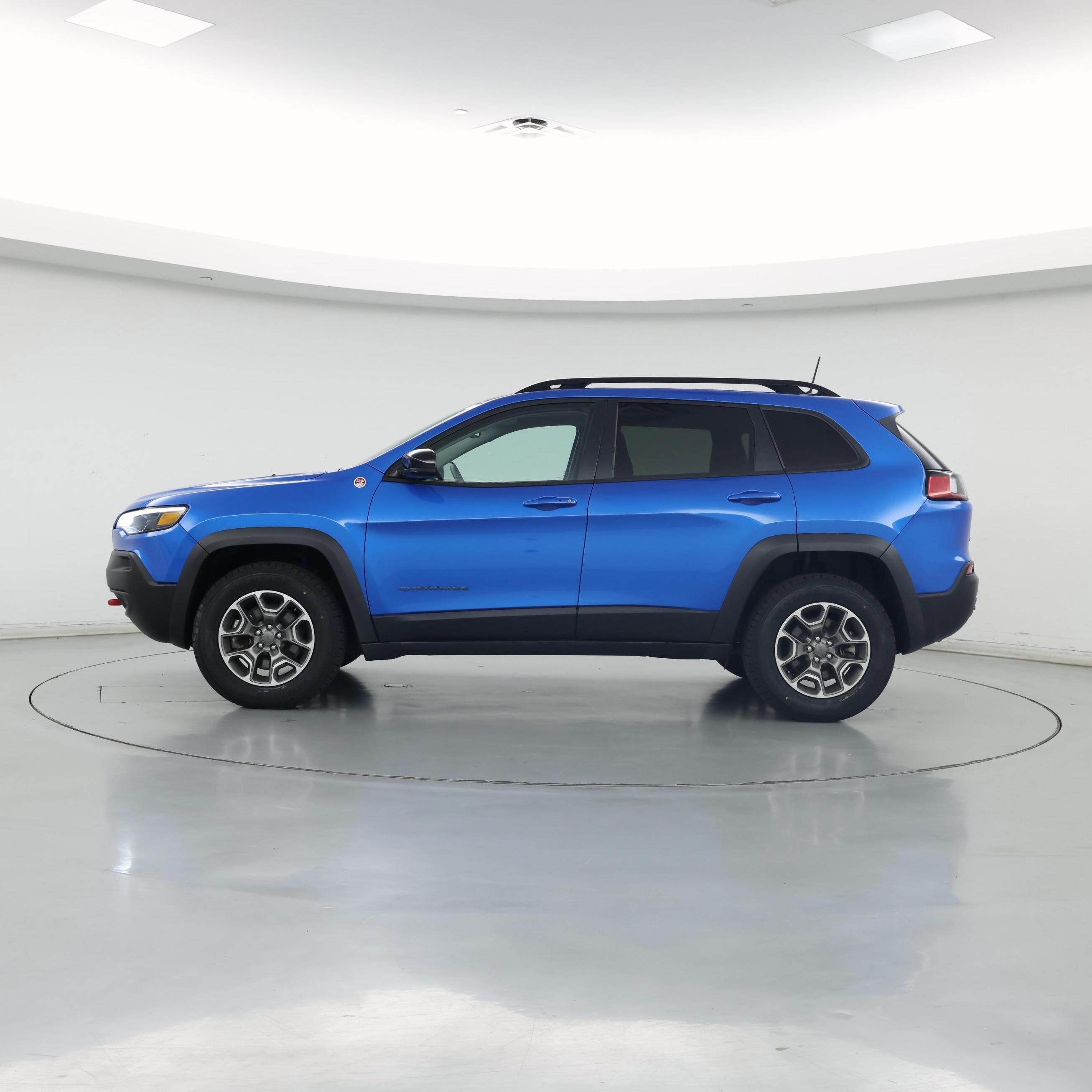 Thumbnail: 2022 Jeep Cherokee - 3