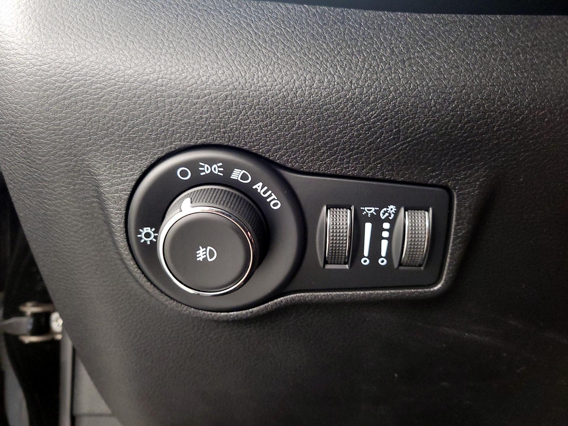 Thumbnail: 2022 Jeep Compass - 13