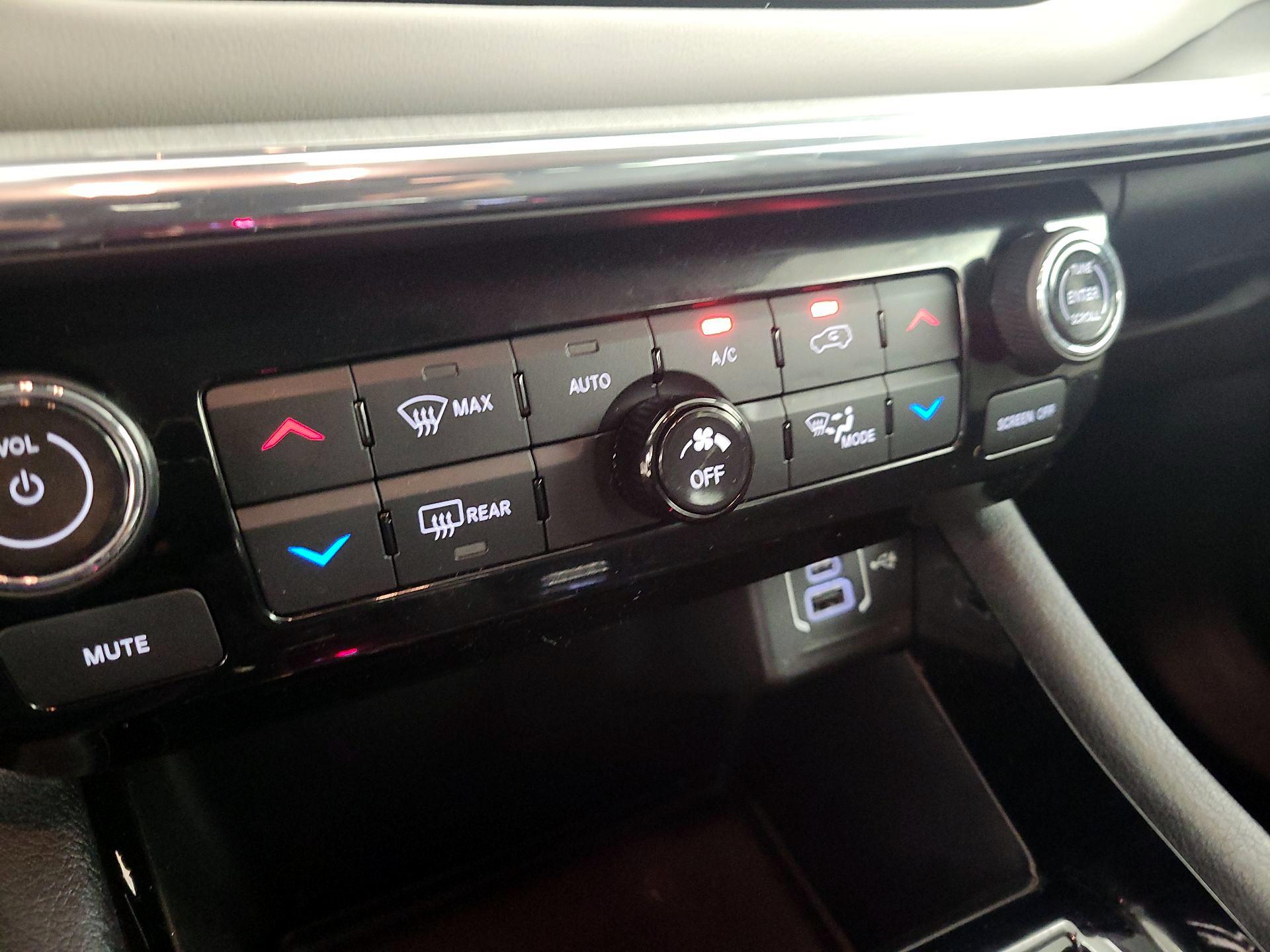Thumbnail: 2022 Jeep Compass - 16
