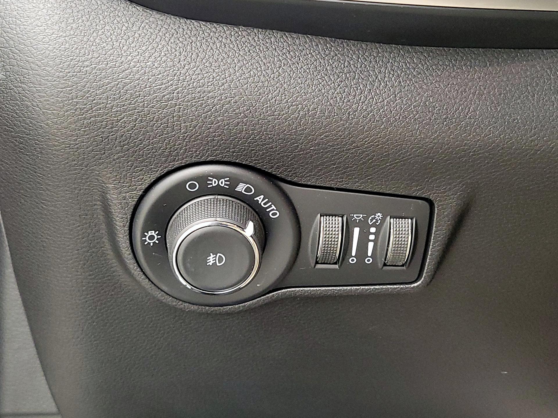 Thumbnail: 2022 Jeep Compass - 13