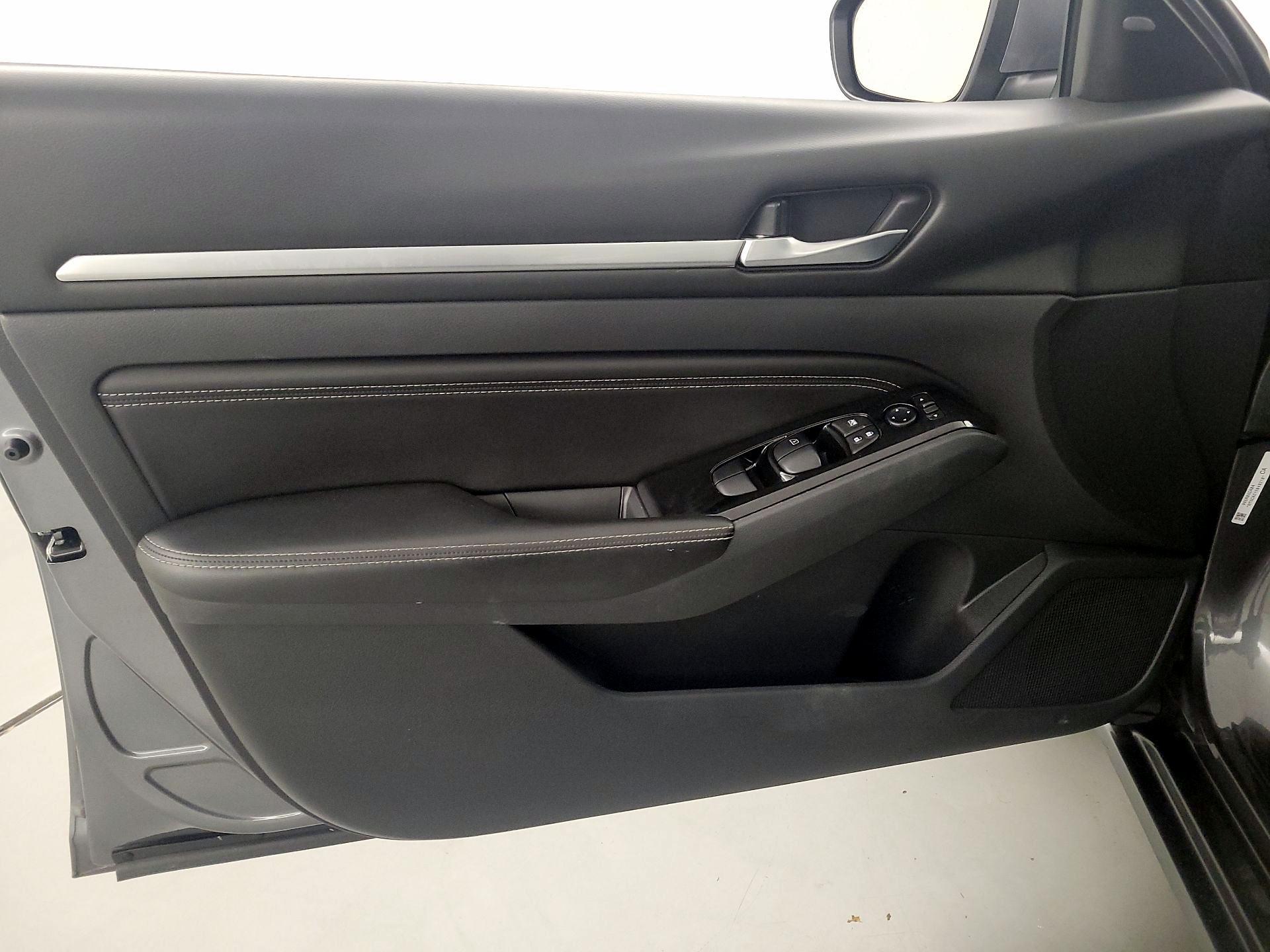 Thumbnail: 2021 Nissan Altima - 12