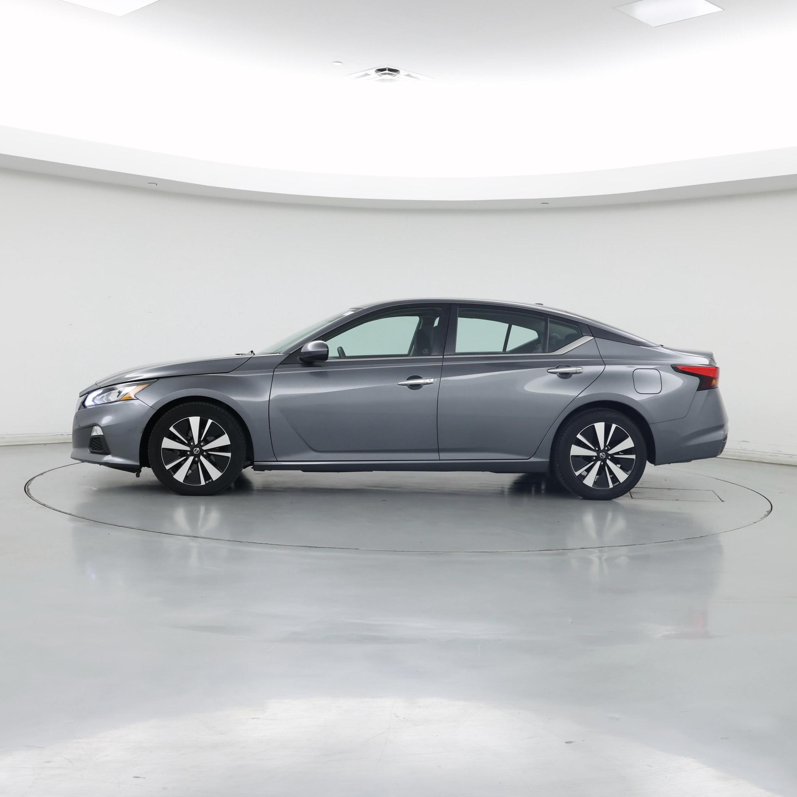 Thumbnail: 2021 Nissan Altima - 3