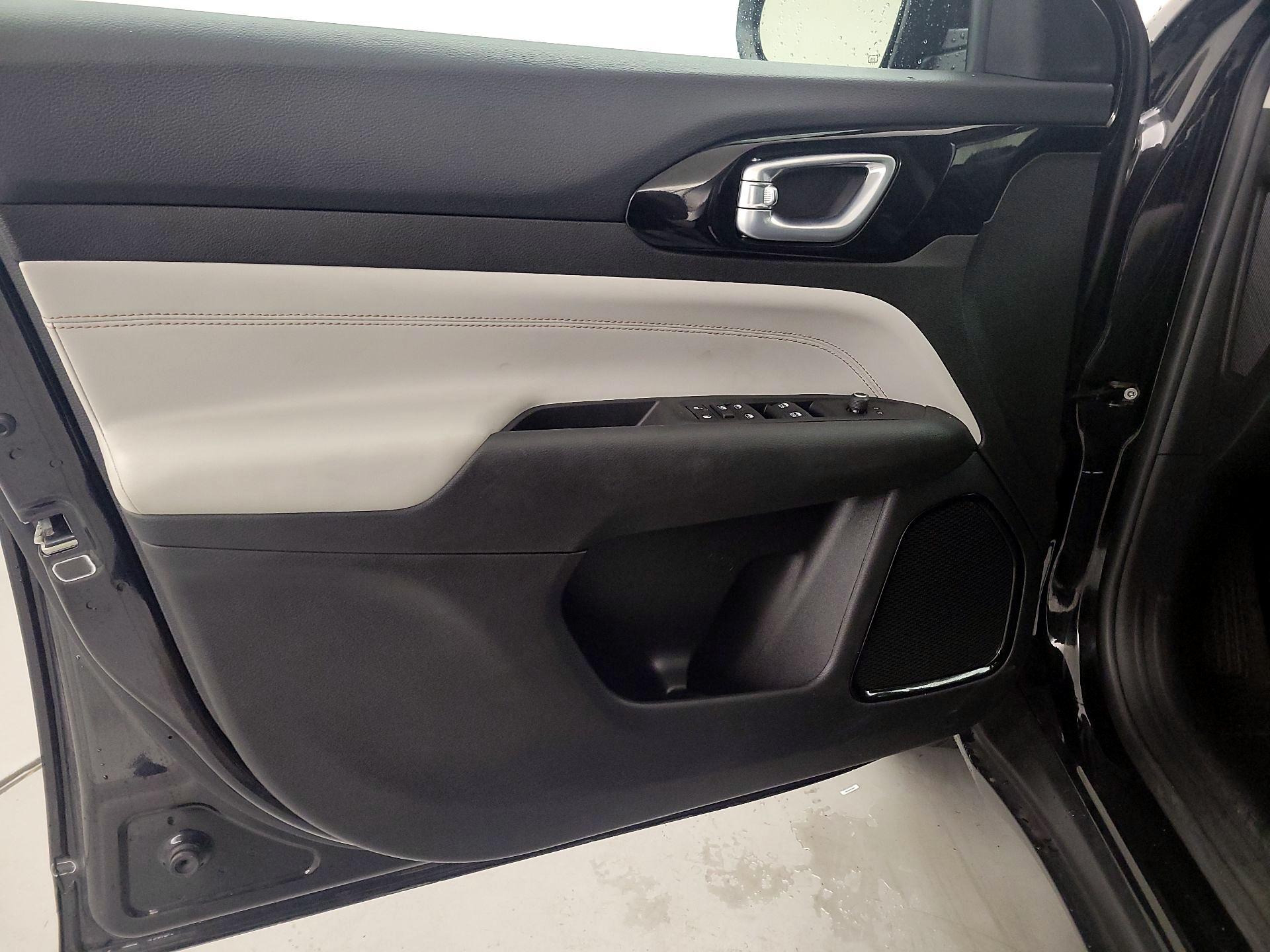 Thumbnail: 2022 Jeep Compass - 12