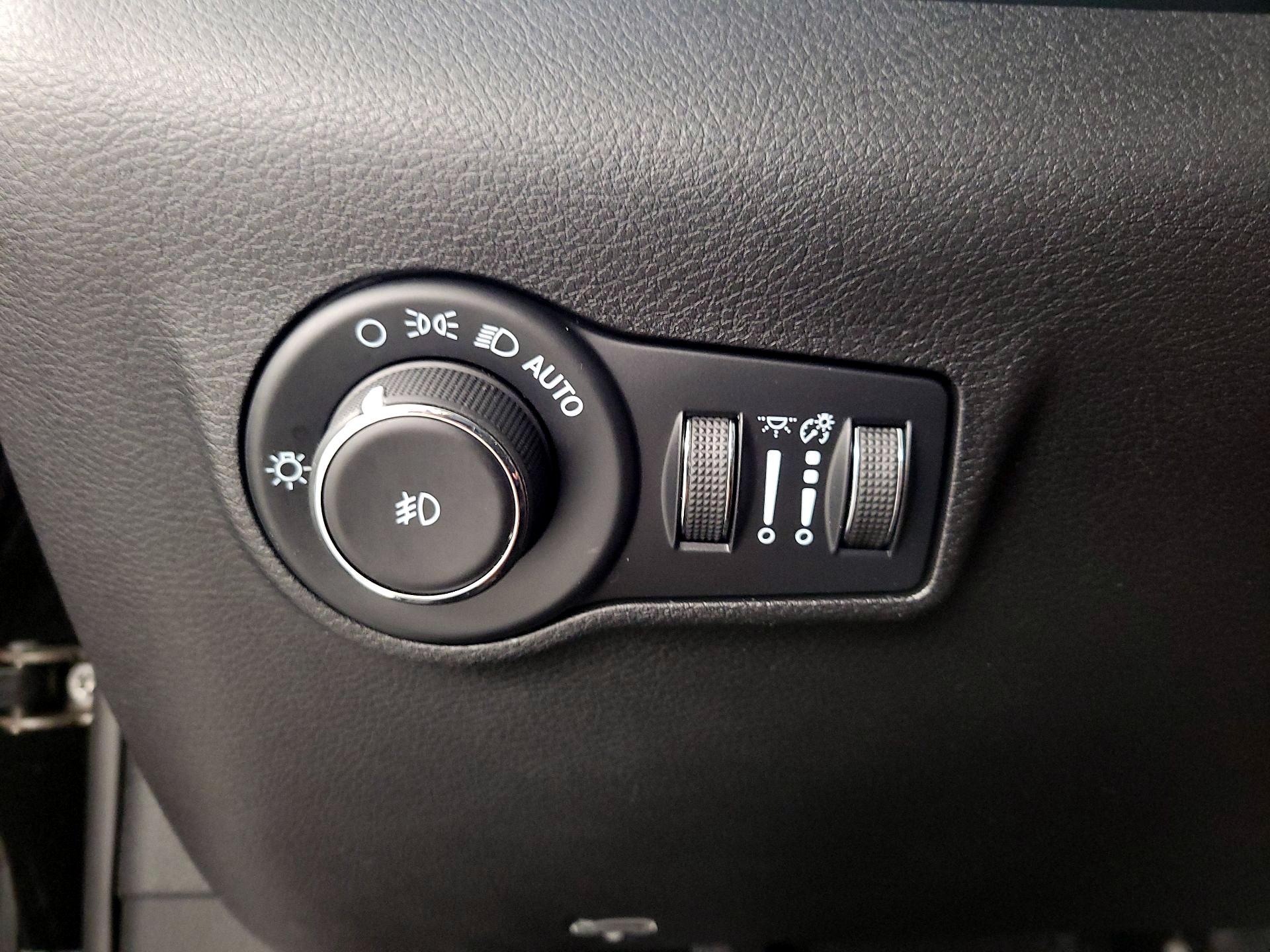 Thumbnail: 2022 Jeep Compass - 13
