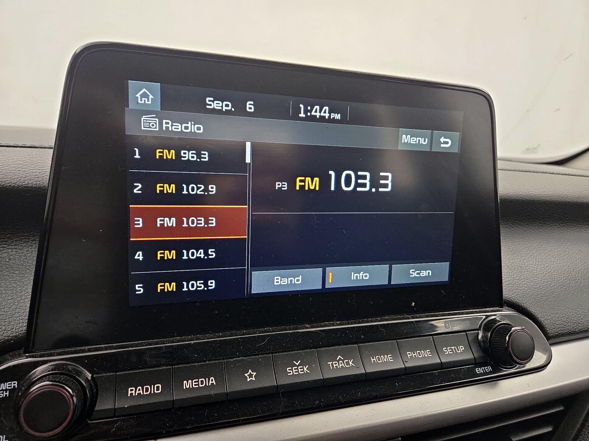 Thumbnail: 2021 Kia Forte - 15