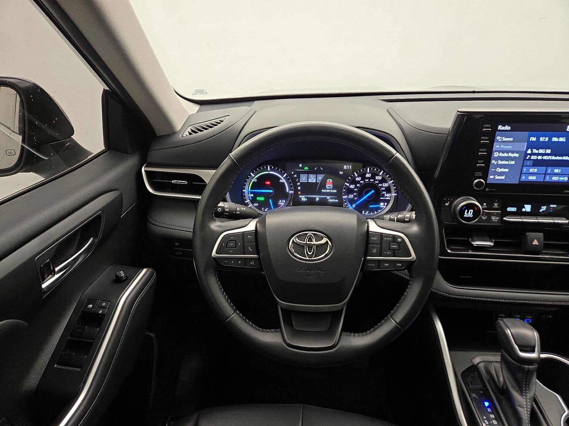 Thumbnail: 2022 Toyota Highlander - 10