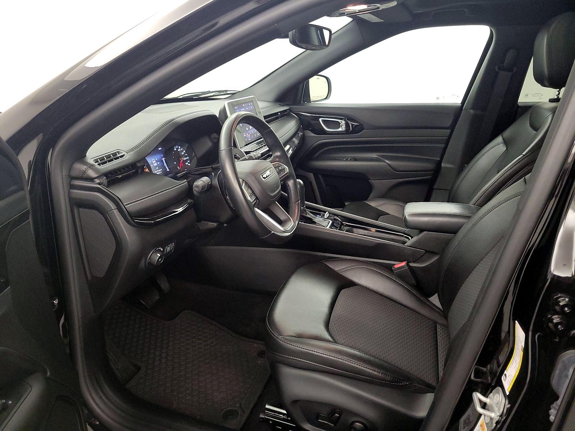 Thumbnail: 2022 Jeep Compass - 11