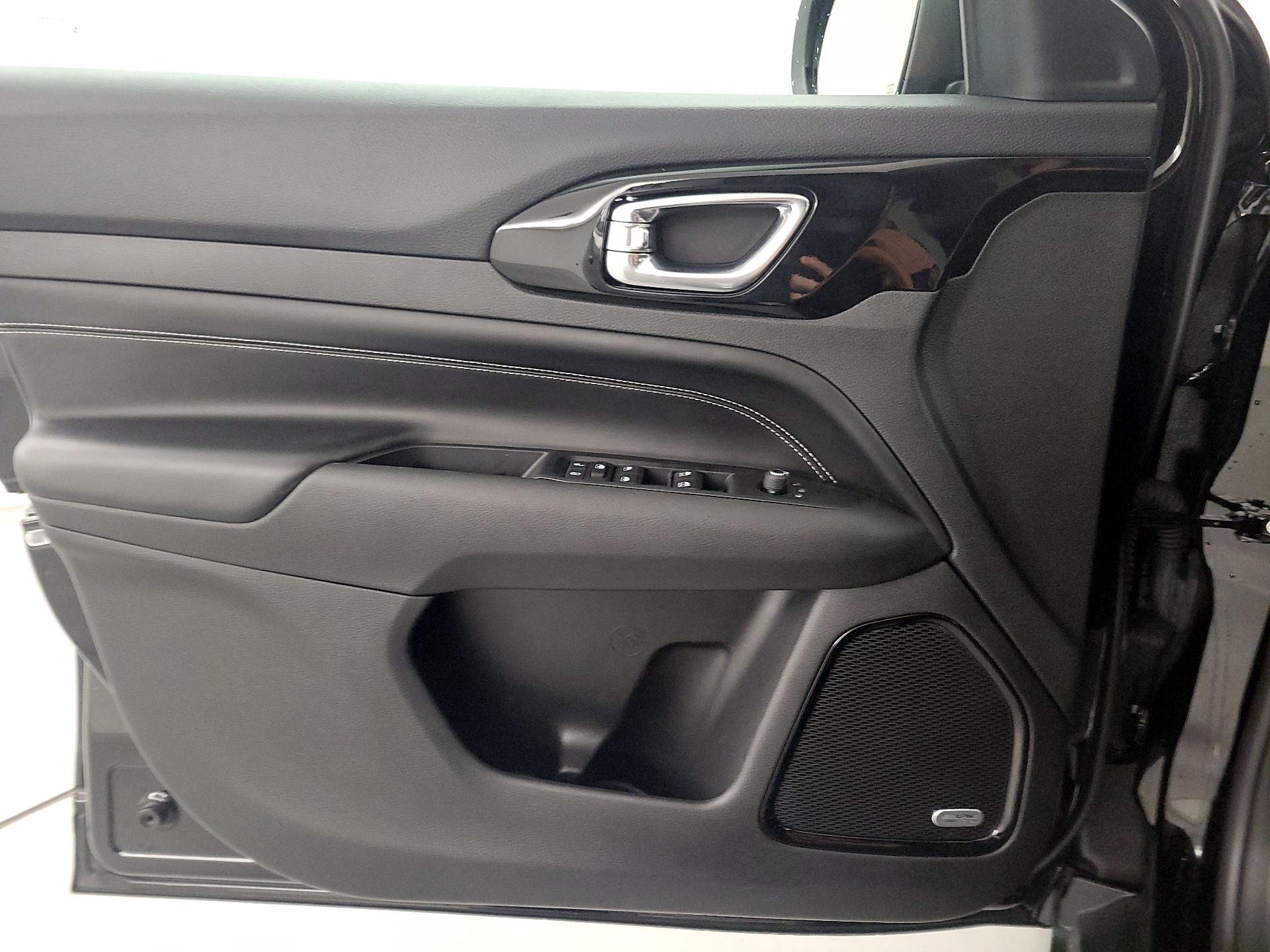 Thumbnail: 2022 Jeep Compass - 12