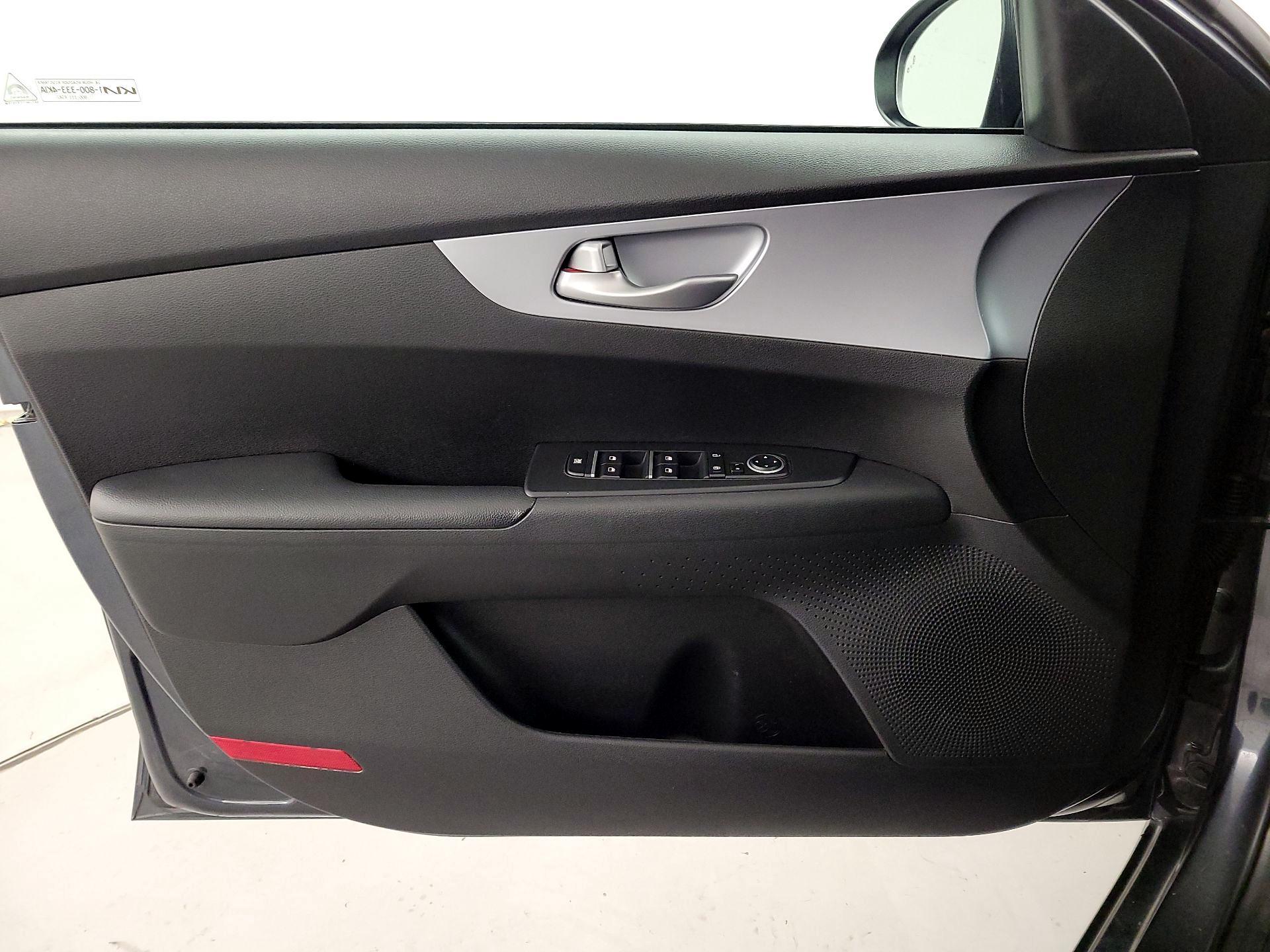 Thumbnail: 2023 Kia Forte - 12