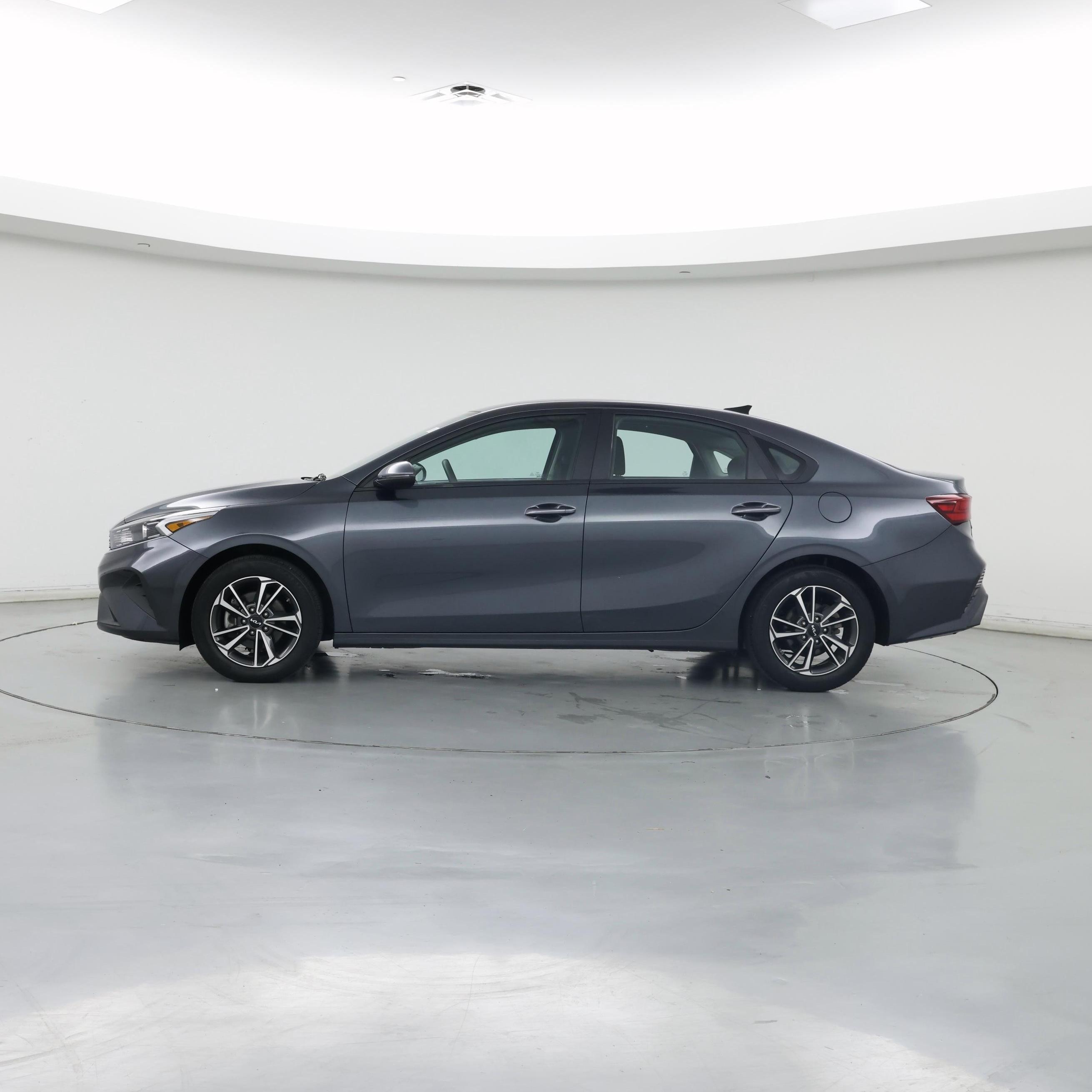 Thumbnail: 2023 Kia Forte - 3