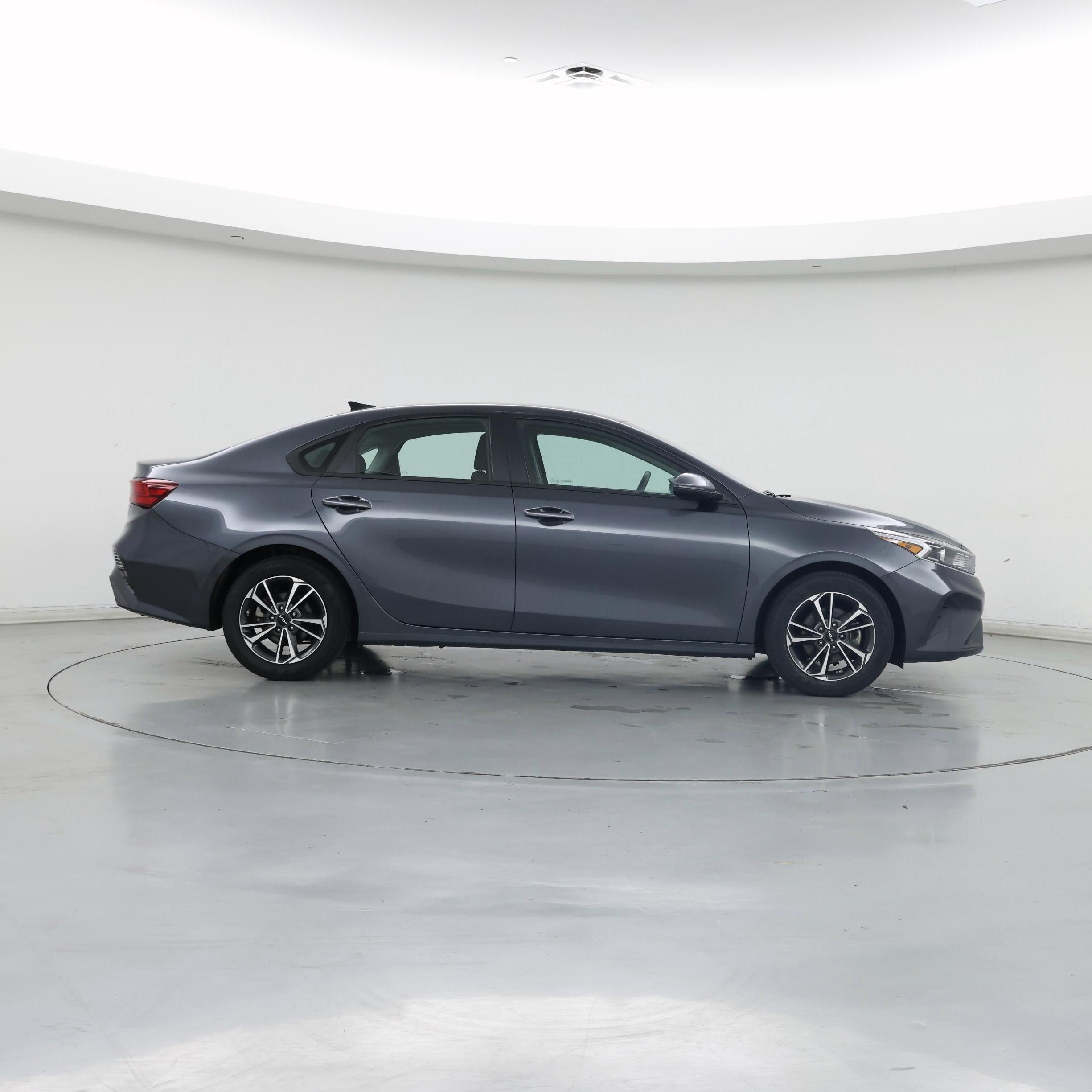 Thumbnail: 2023 Kia Forte - 7