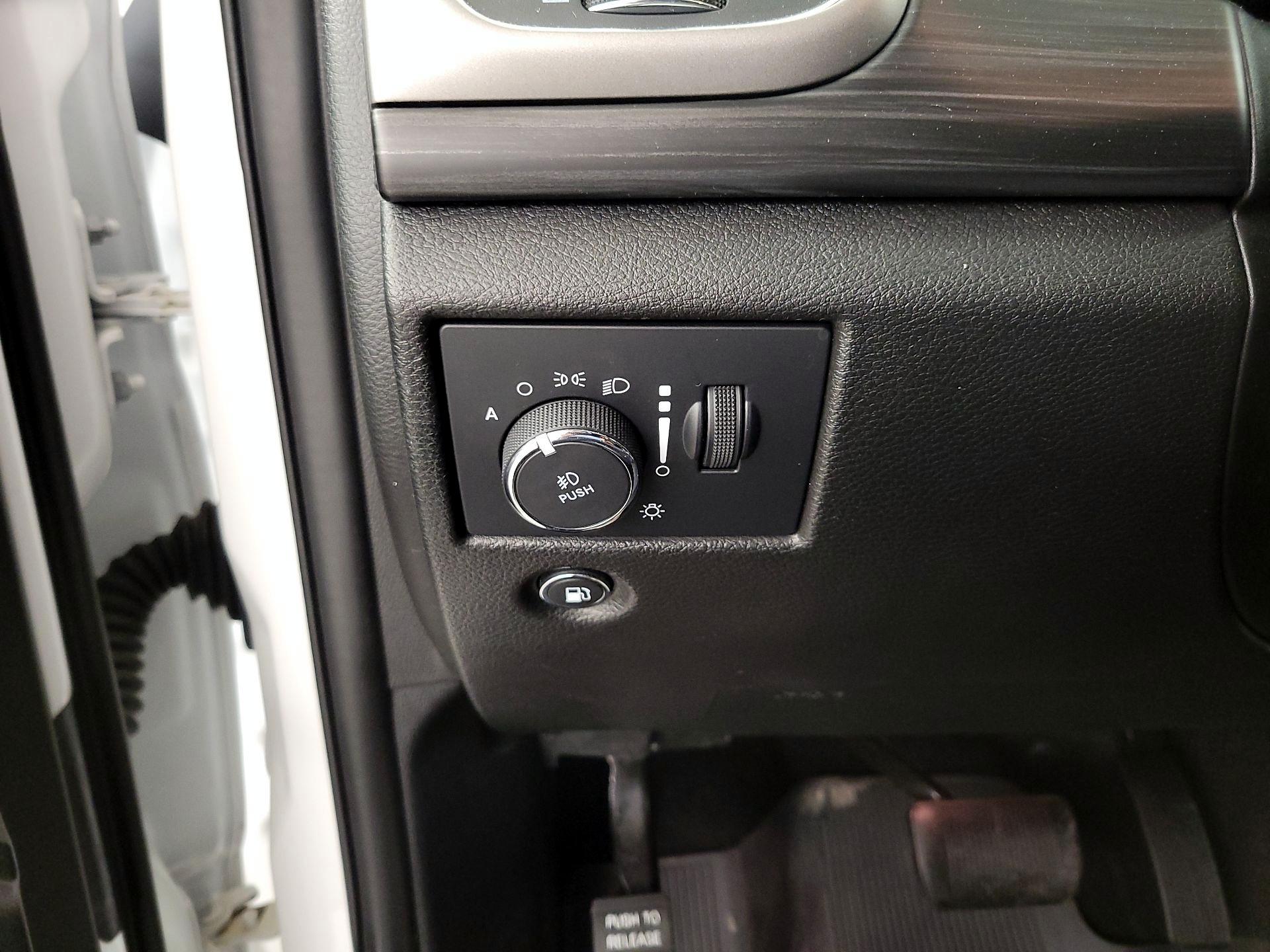 Thumbnail: 2021 Jeep Grand Cherokee - 13