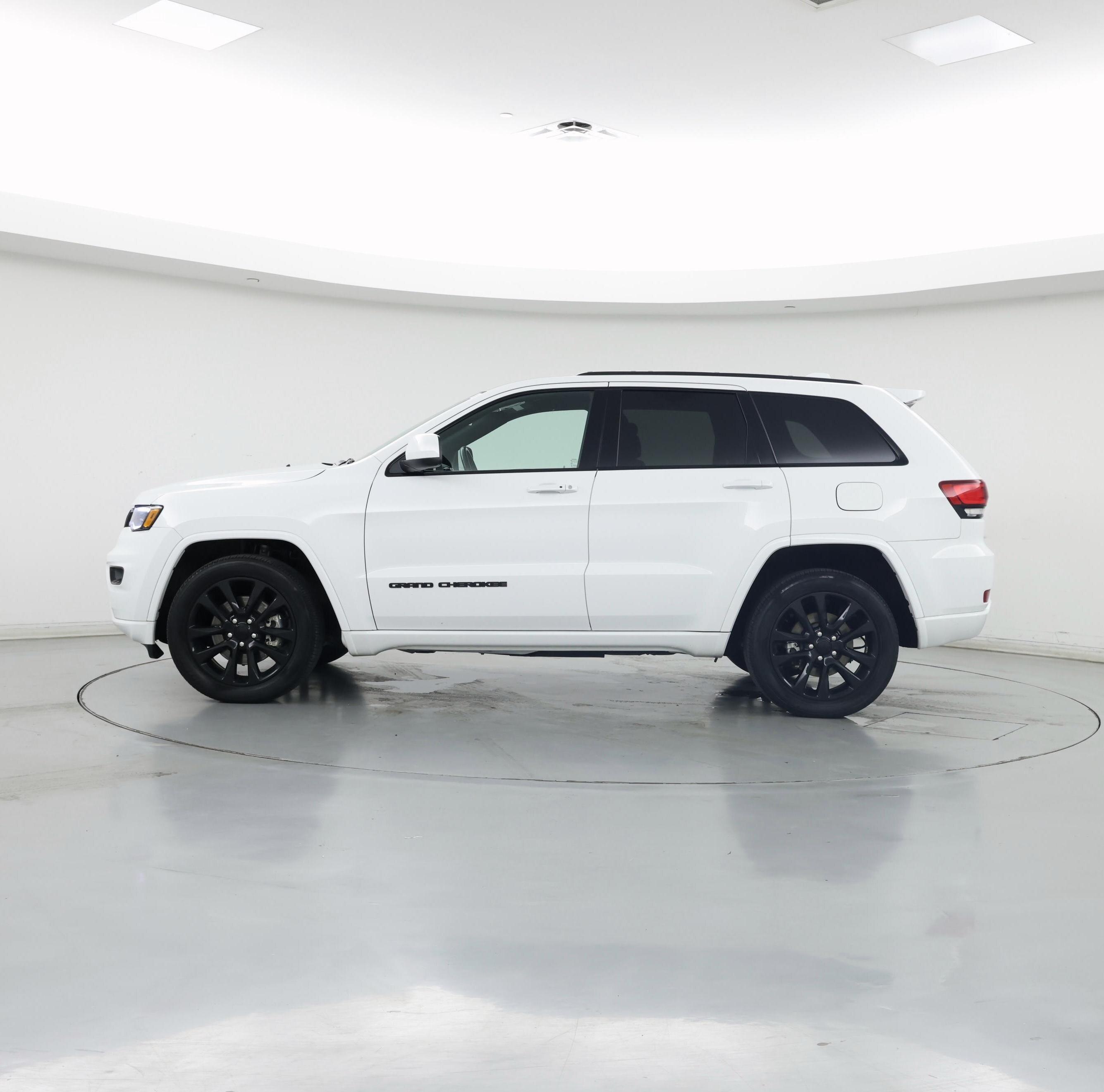 Thumbnail: 2021 Jeep Grand Cherokee - 3