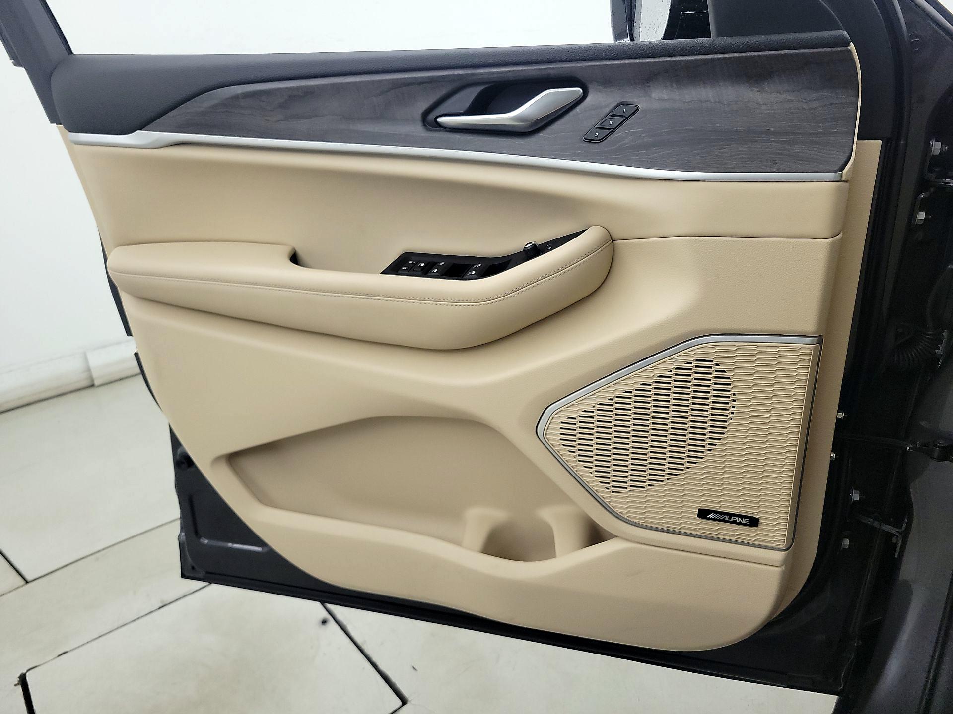 Thumbnail: 2022 Jeep Grand Cherokee - 12