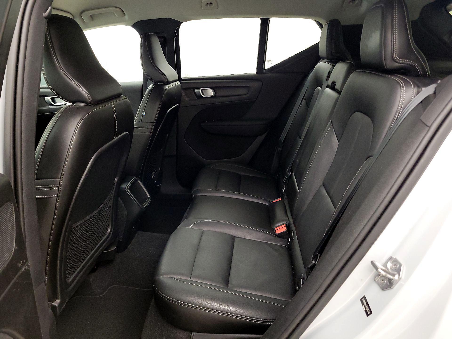Thumbnail: 2021 Volvo XC40 - 19