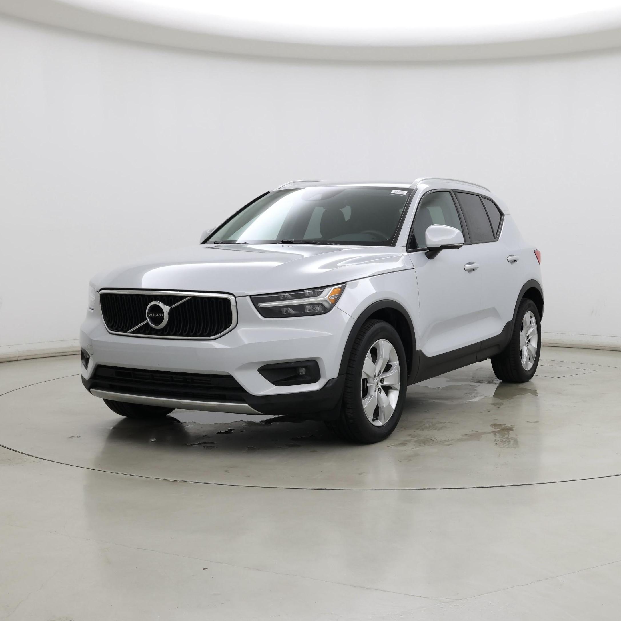 Thumbnail: 2021 Volvo XC40 - 4