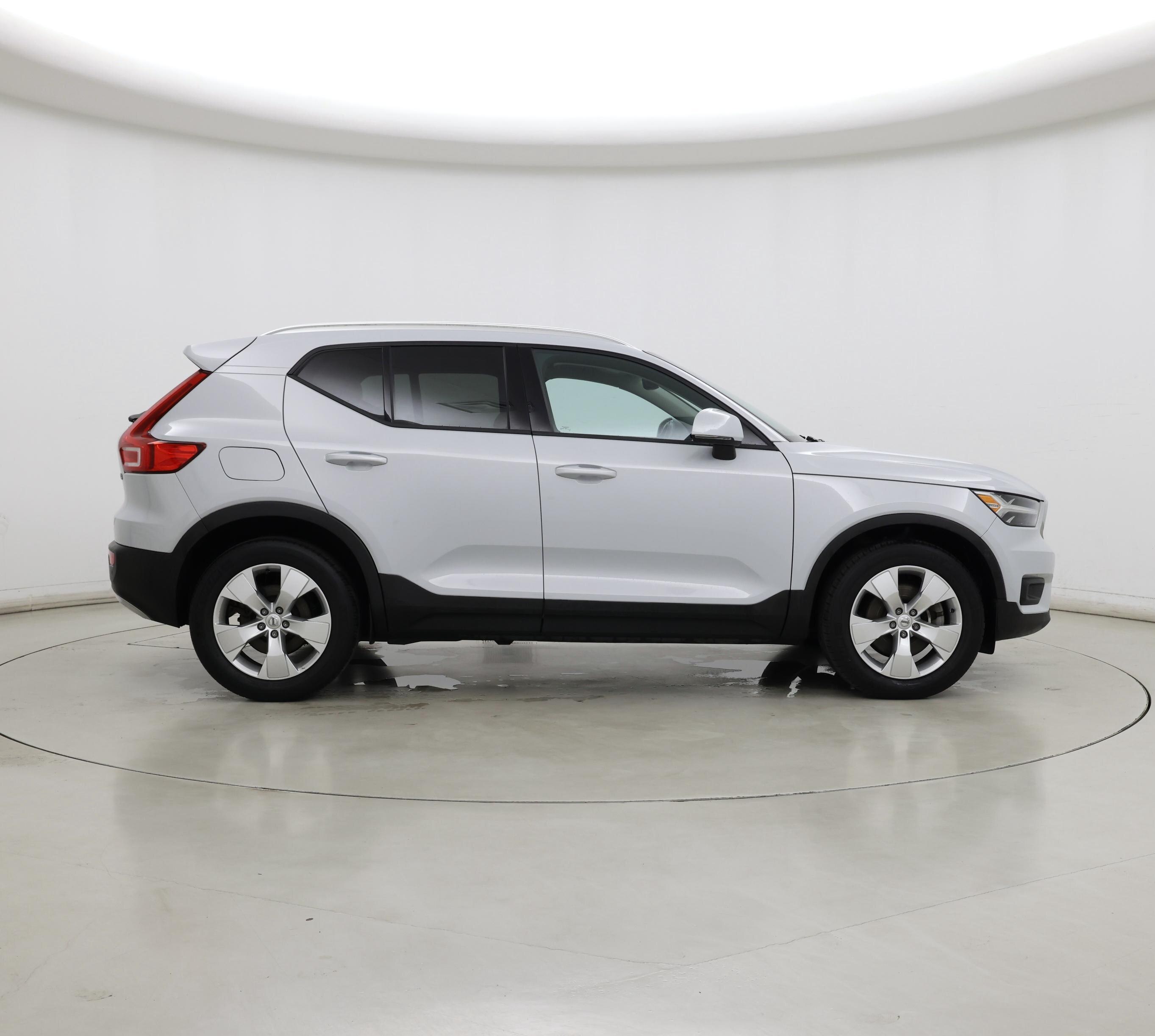 Thumbnail: 2021 Volvo XC40 - 7