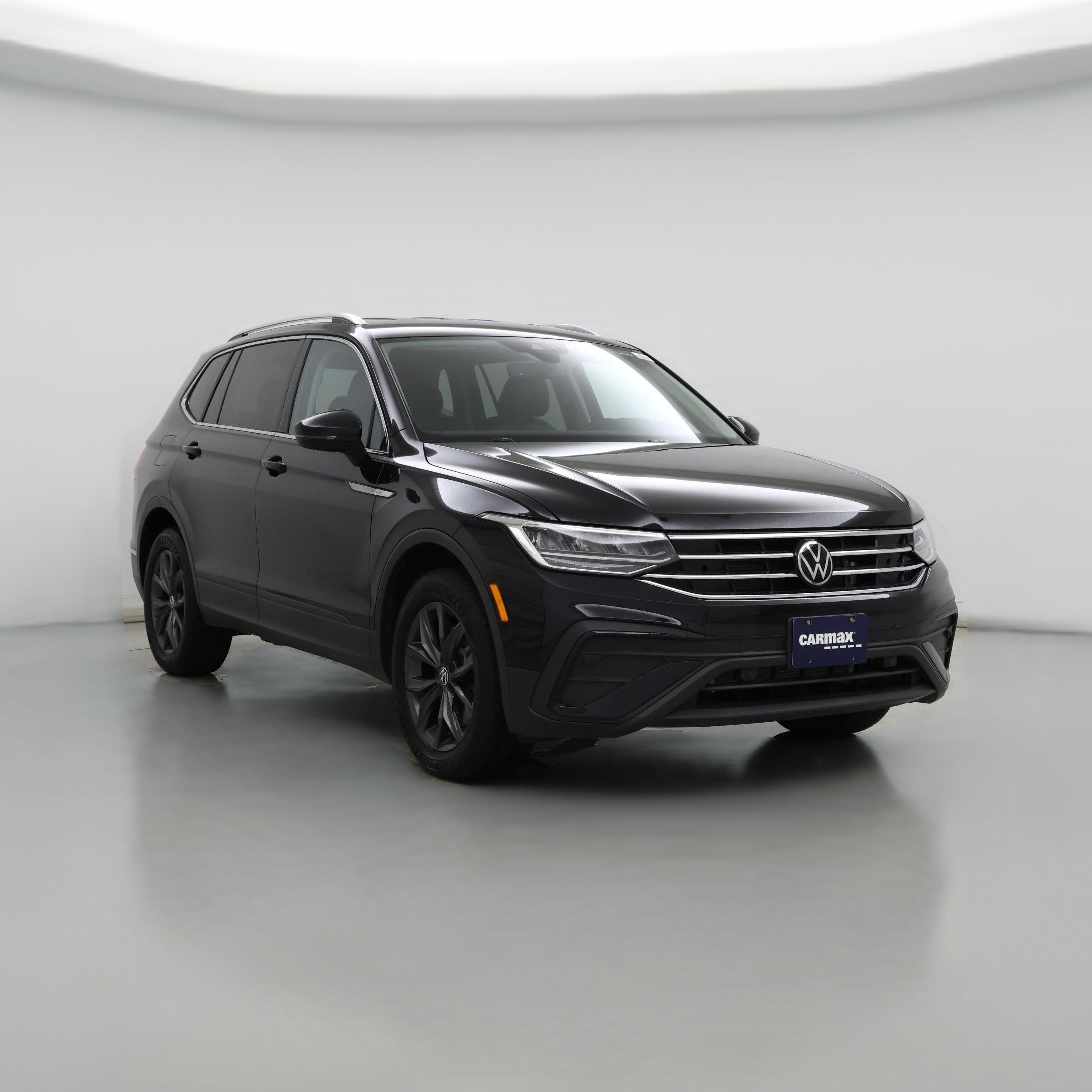 Thumbnail: 2022 Volkswagen Tiguan - 1