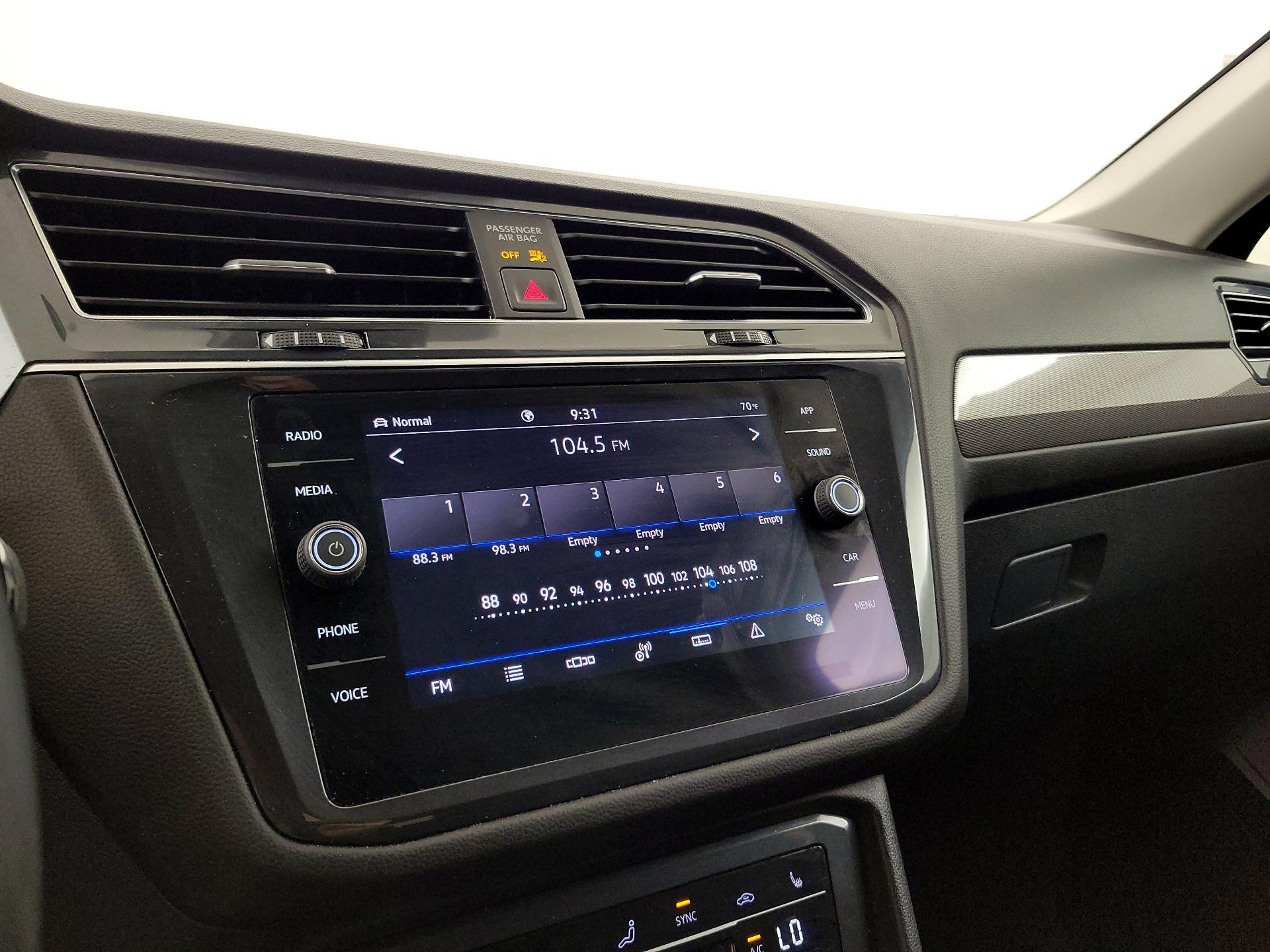 Thumbnail: 2022 Volkswagen Tiguan - 15
