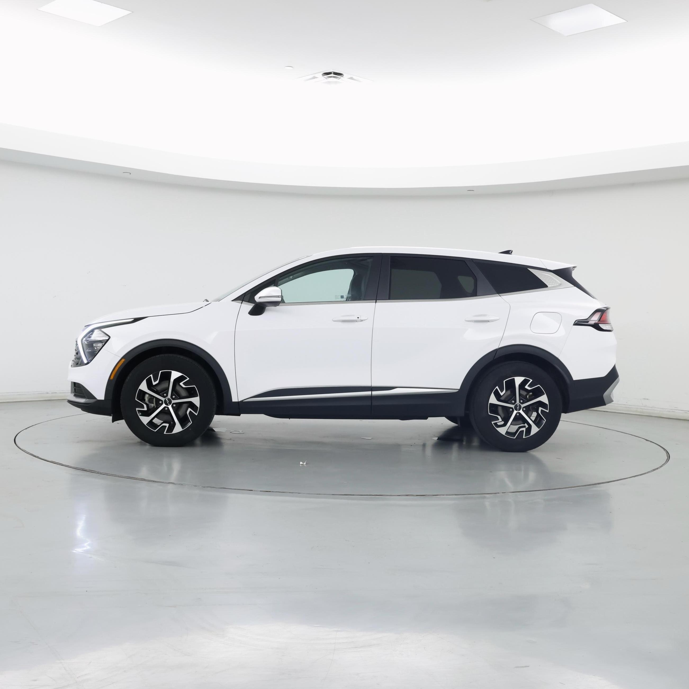 Thumbnail: 2023 Kia Sportage - 3