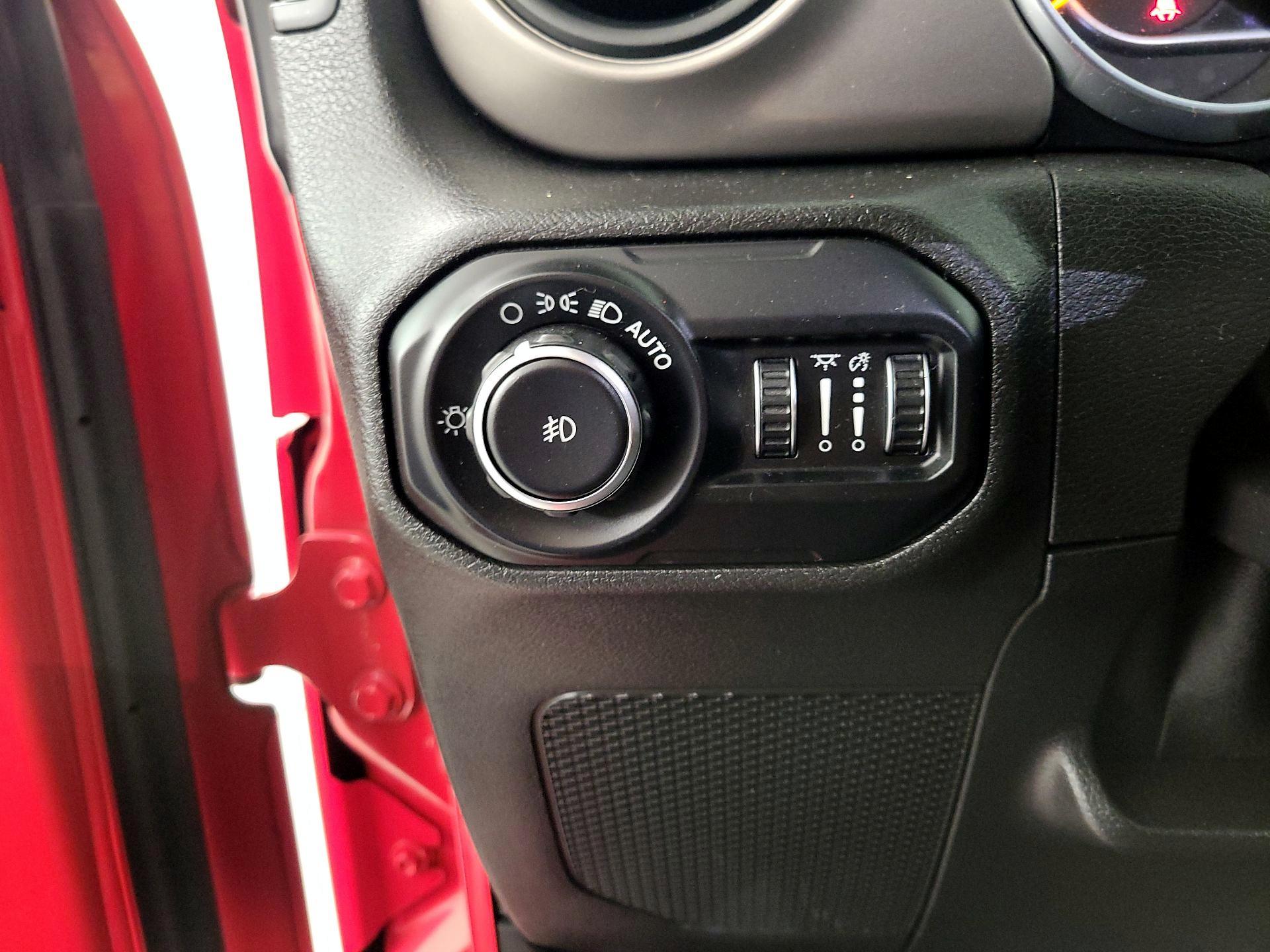 Thumbnail: 2020 Jeep Wrangler - 13