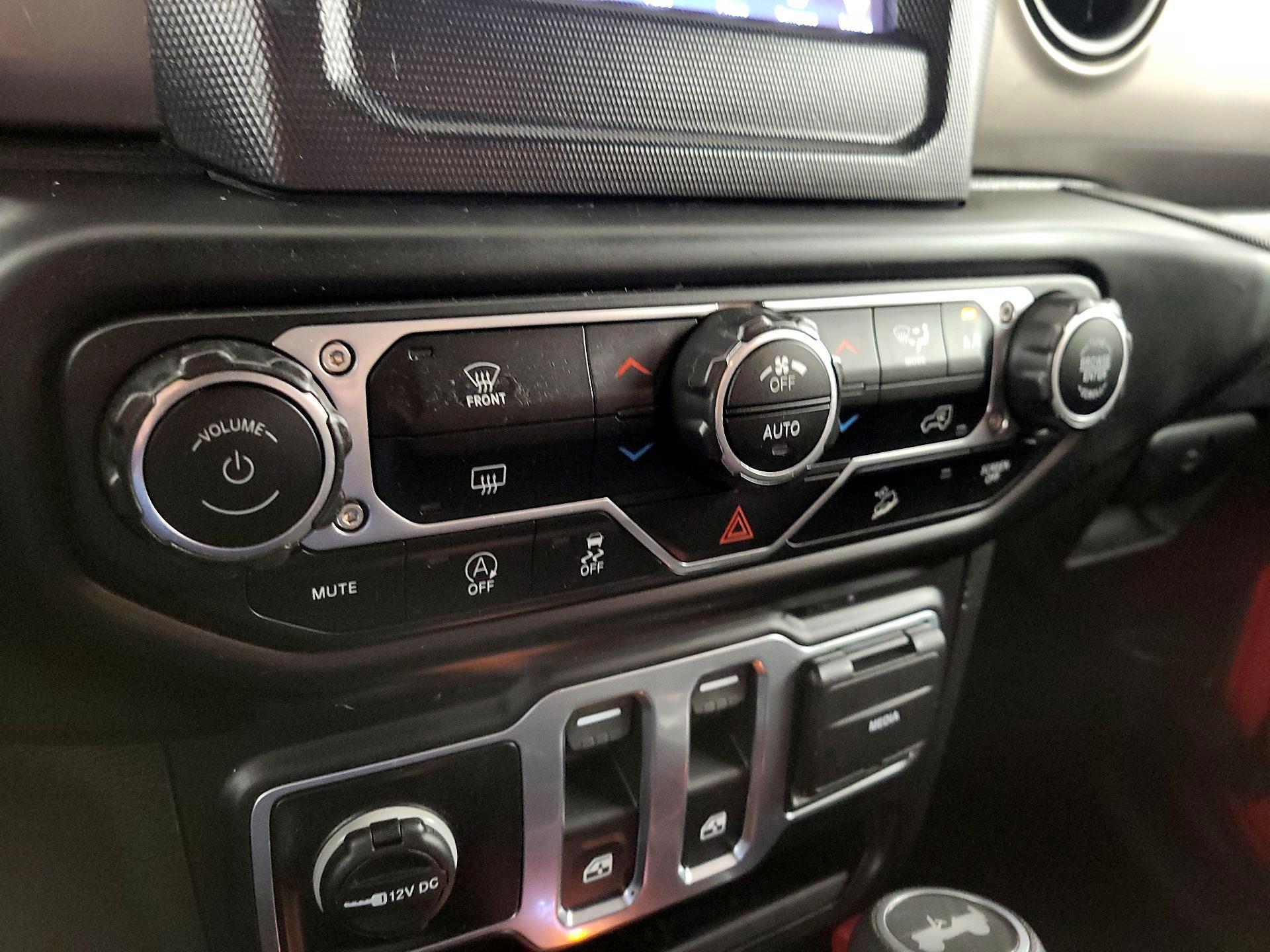 Thumbnail: 2020 Jeep Wrangler - 16