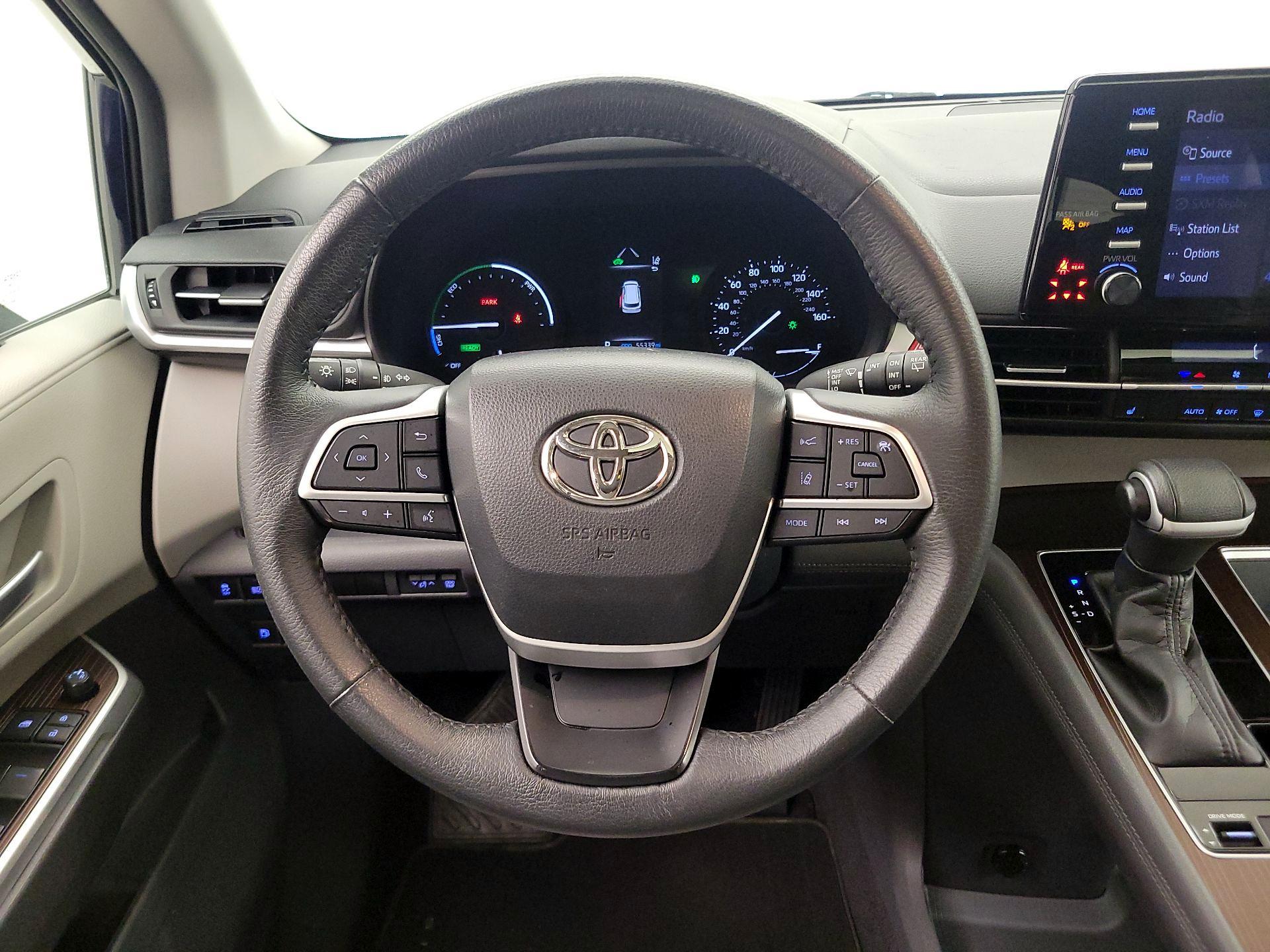 Thumbnail: 2022 Toyota Sienna - 10