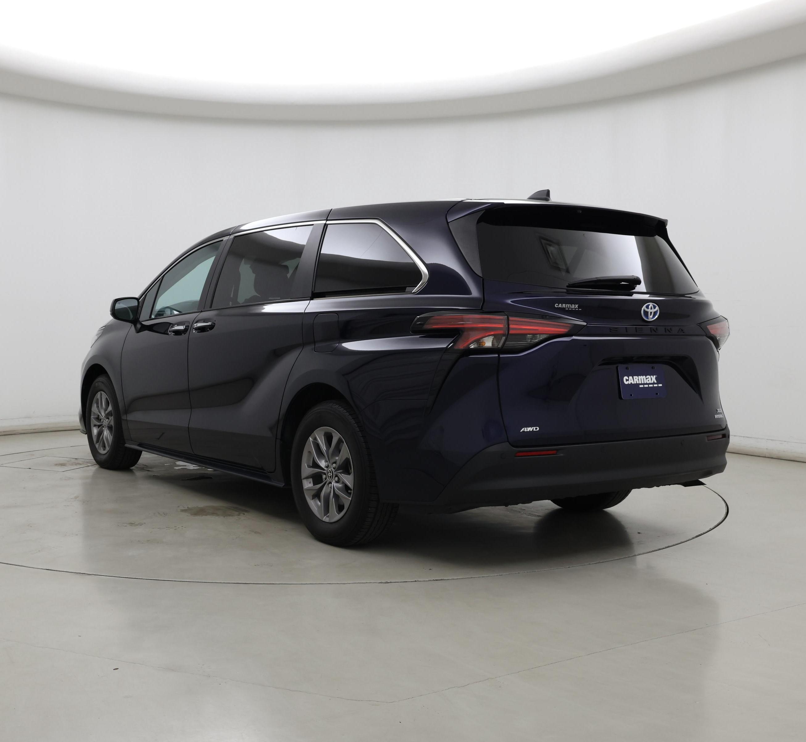 Thumbnail: 2022 Toyota Sienna - 2