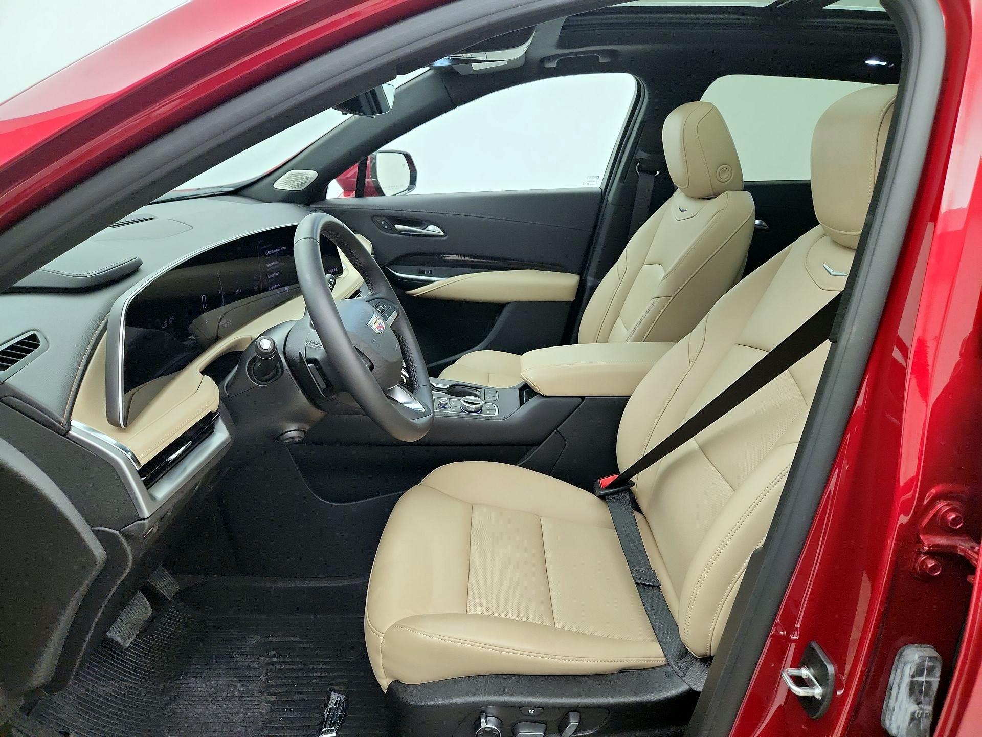 Thumbnail: 2024 Cadillac XT4 - 11