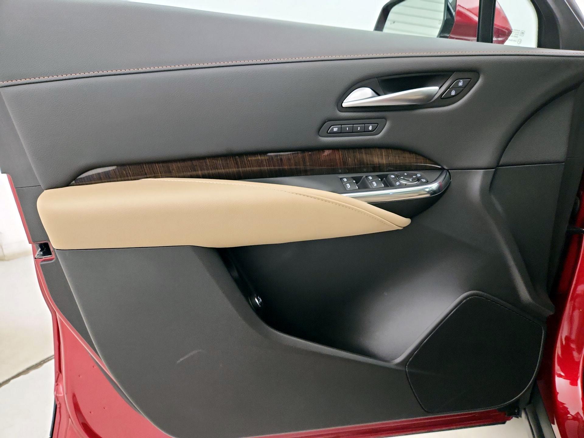 Thumbnail: 2024 Cadillac XT4 - 12