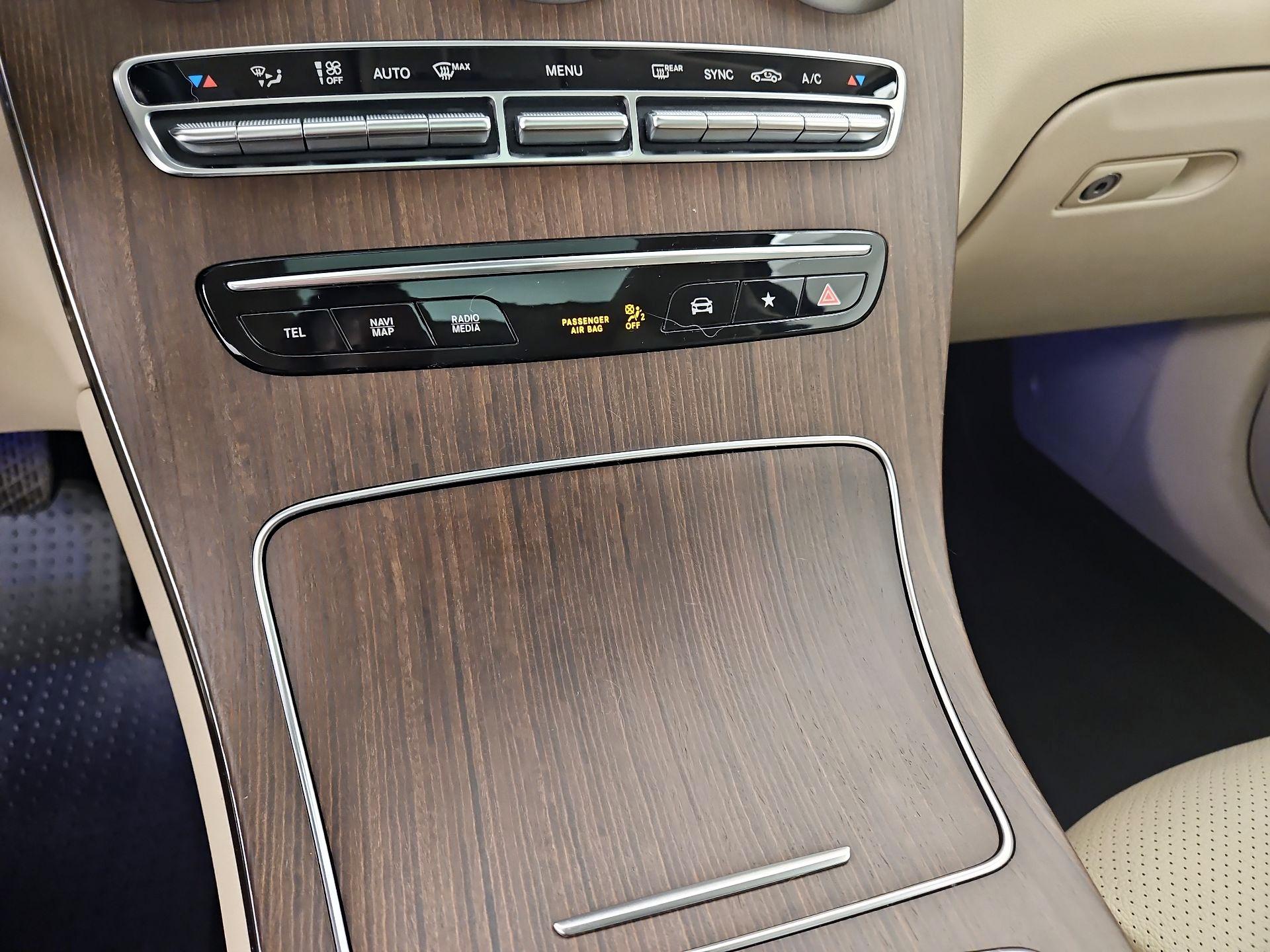 Thumbnail: 2021 Mercedes-Benz GLC - 16