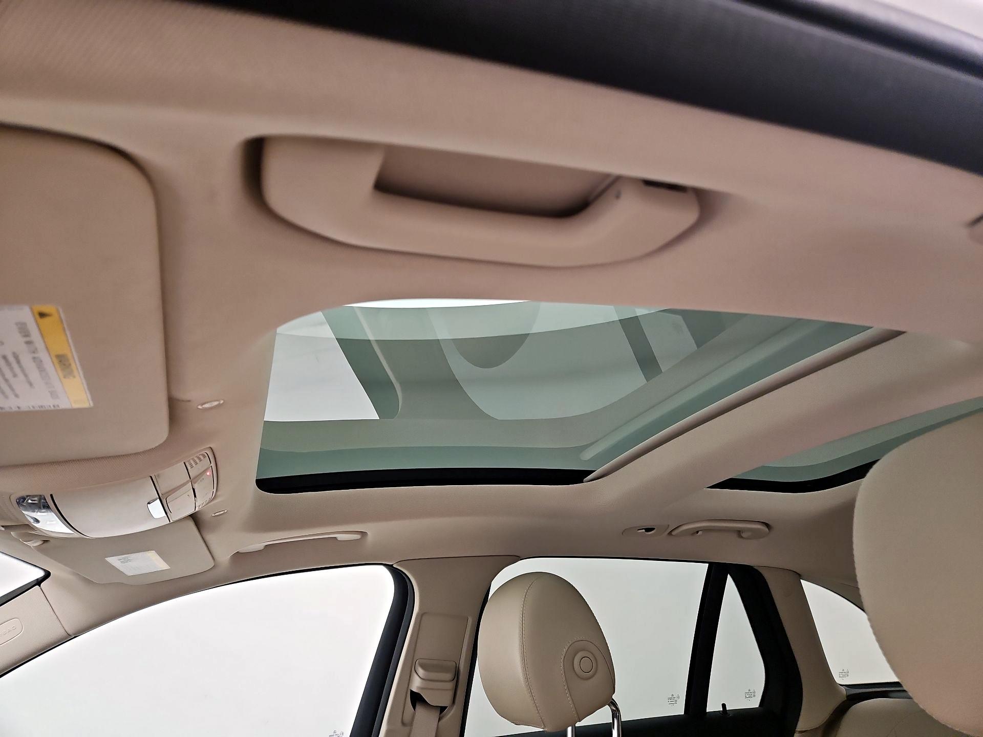 Thumbnail: 2021 Mercedes-Benz GLC - 19