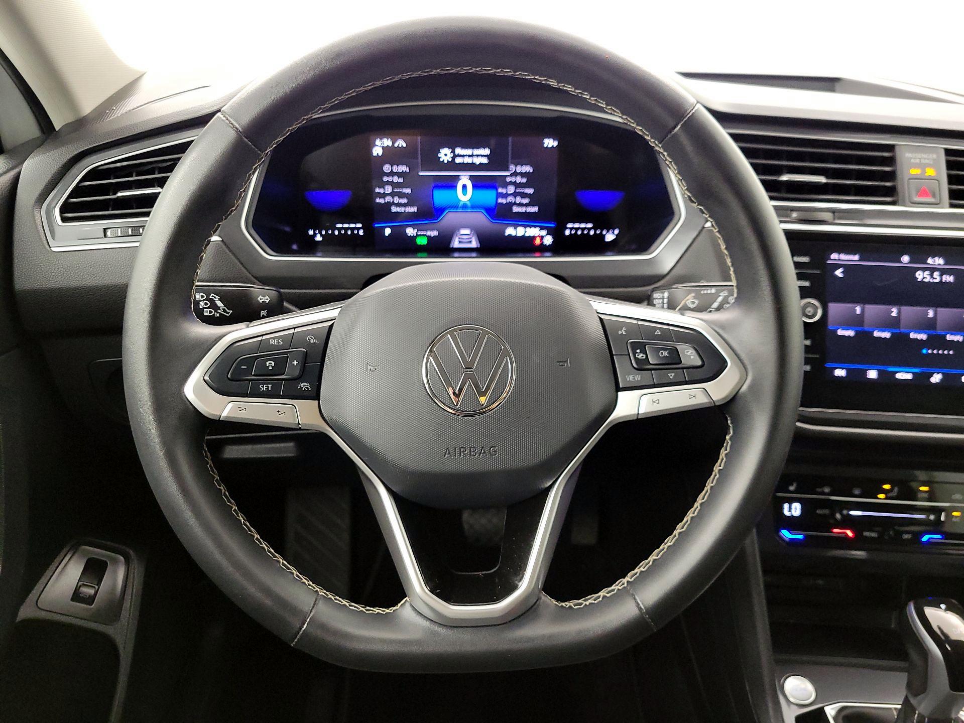 Thumbnail: 2024 Volkswagen Tiguan - 10