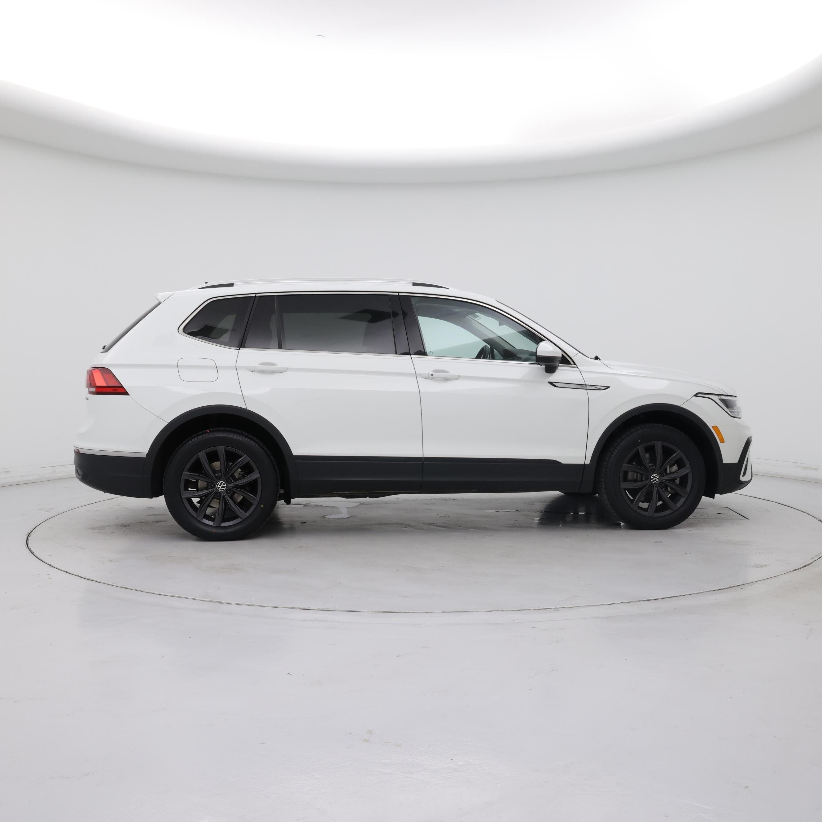 Thumbnail: 2024 Volkswagen Tiguan - 7