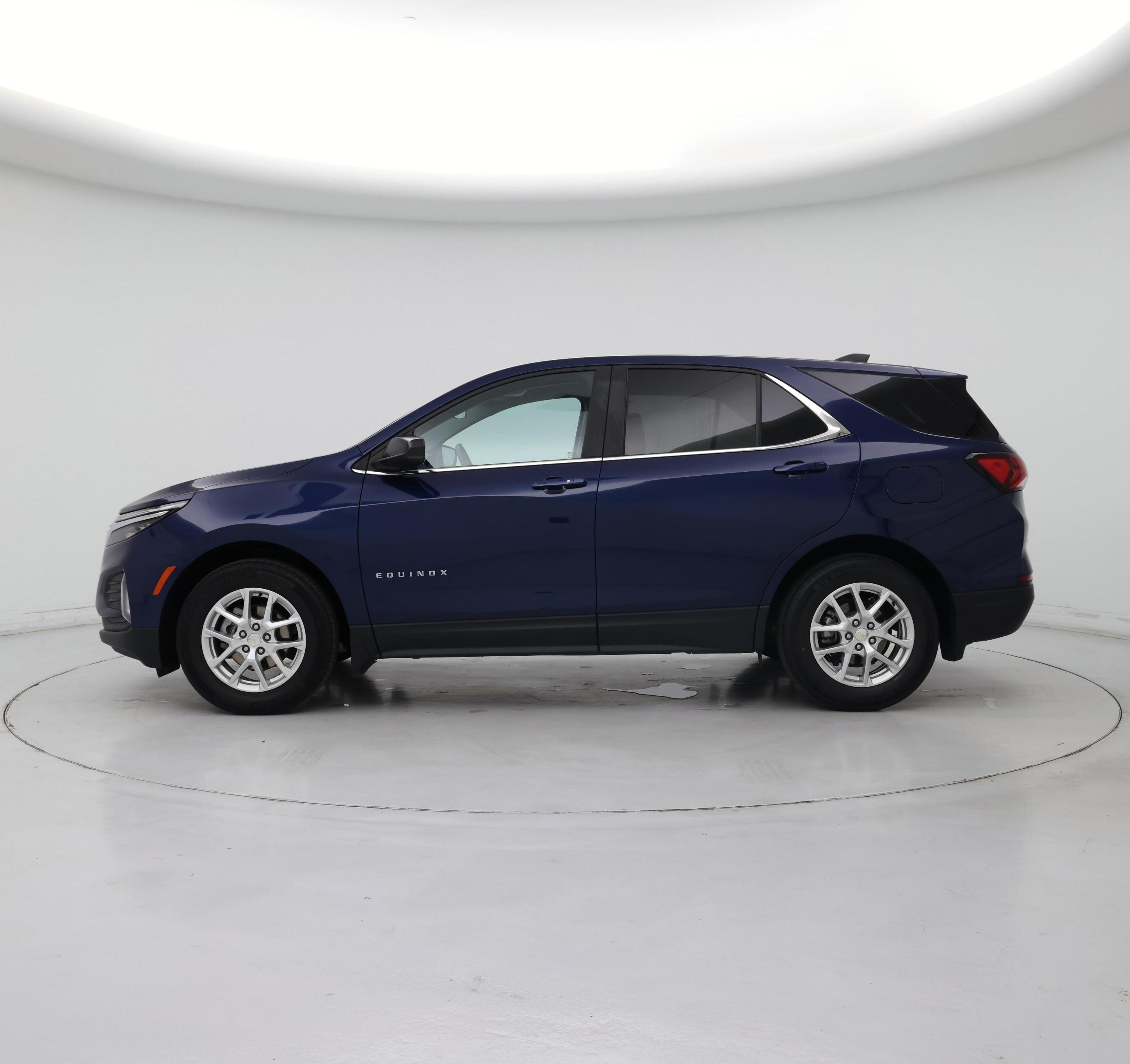 Thumbnail: 2022 Chevrolet Equinox - 3