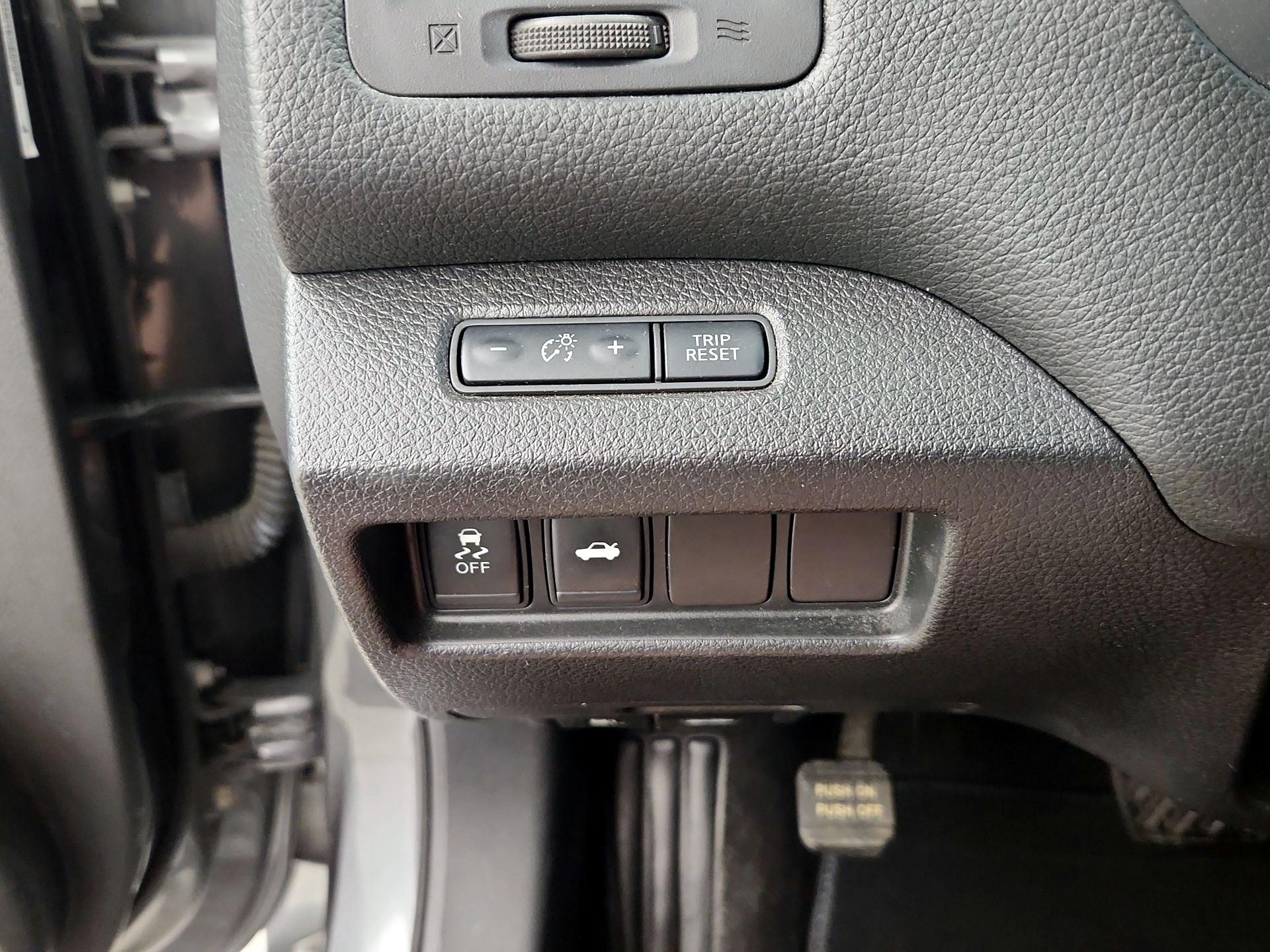 Thumbnail: 2014 Nissan Altima - 13