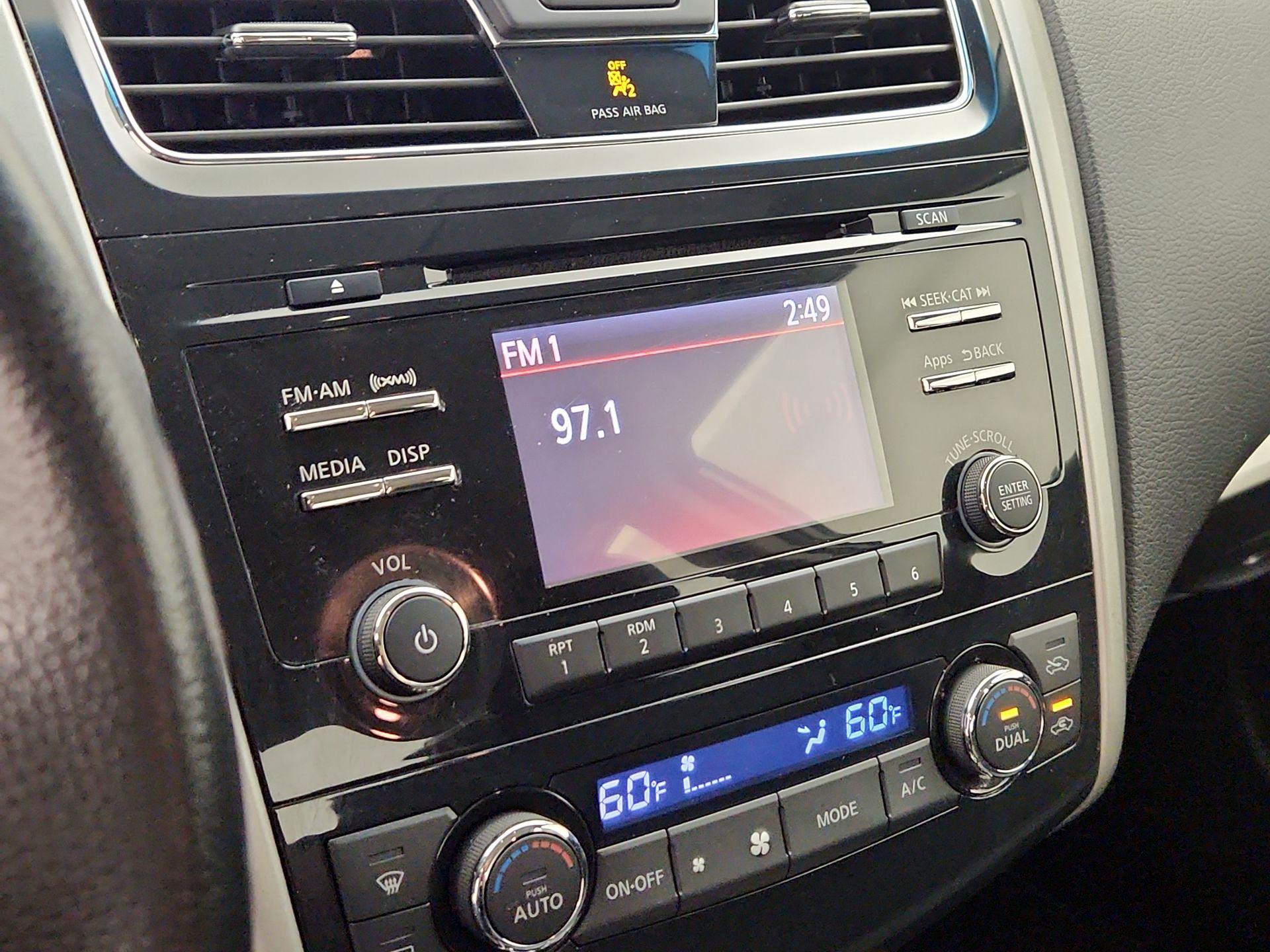 Thumbnail: 2014 Nissan Altima - 15