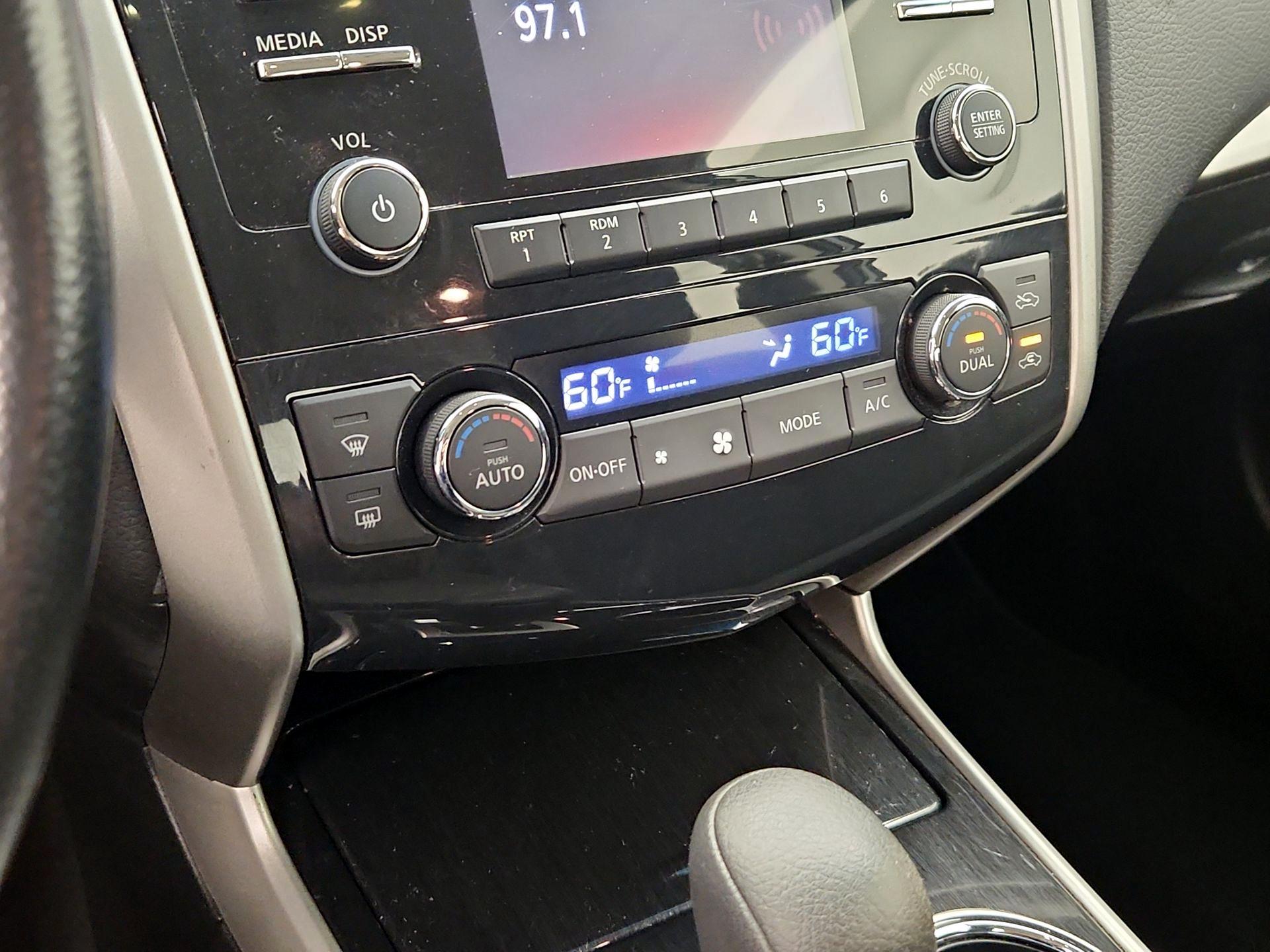 Thumbnail: 2014 Nissan Altima - 16