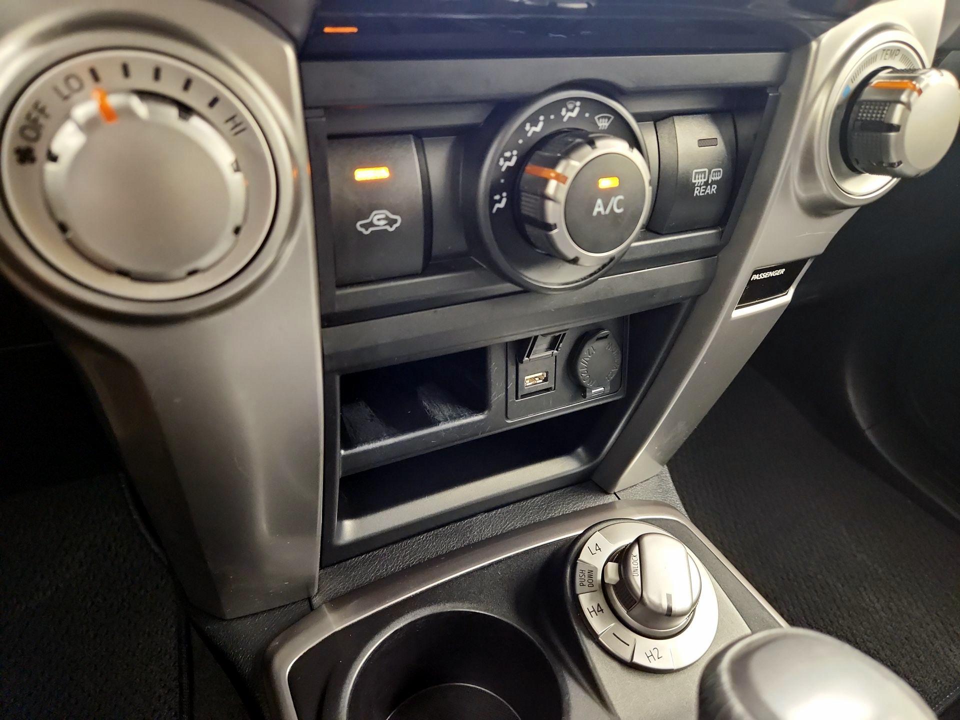 Thumbnail: 2020 Toyota 4Runner - 17