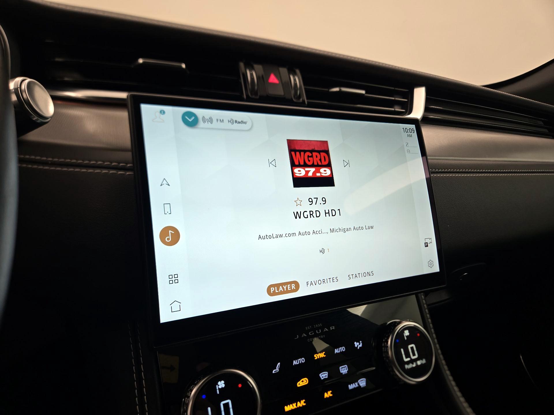 Thumbnail: 2021 Jaguar F-Pace - 16